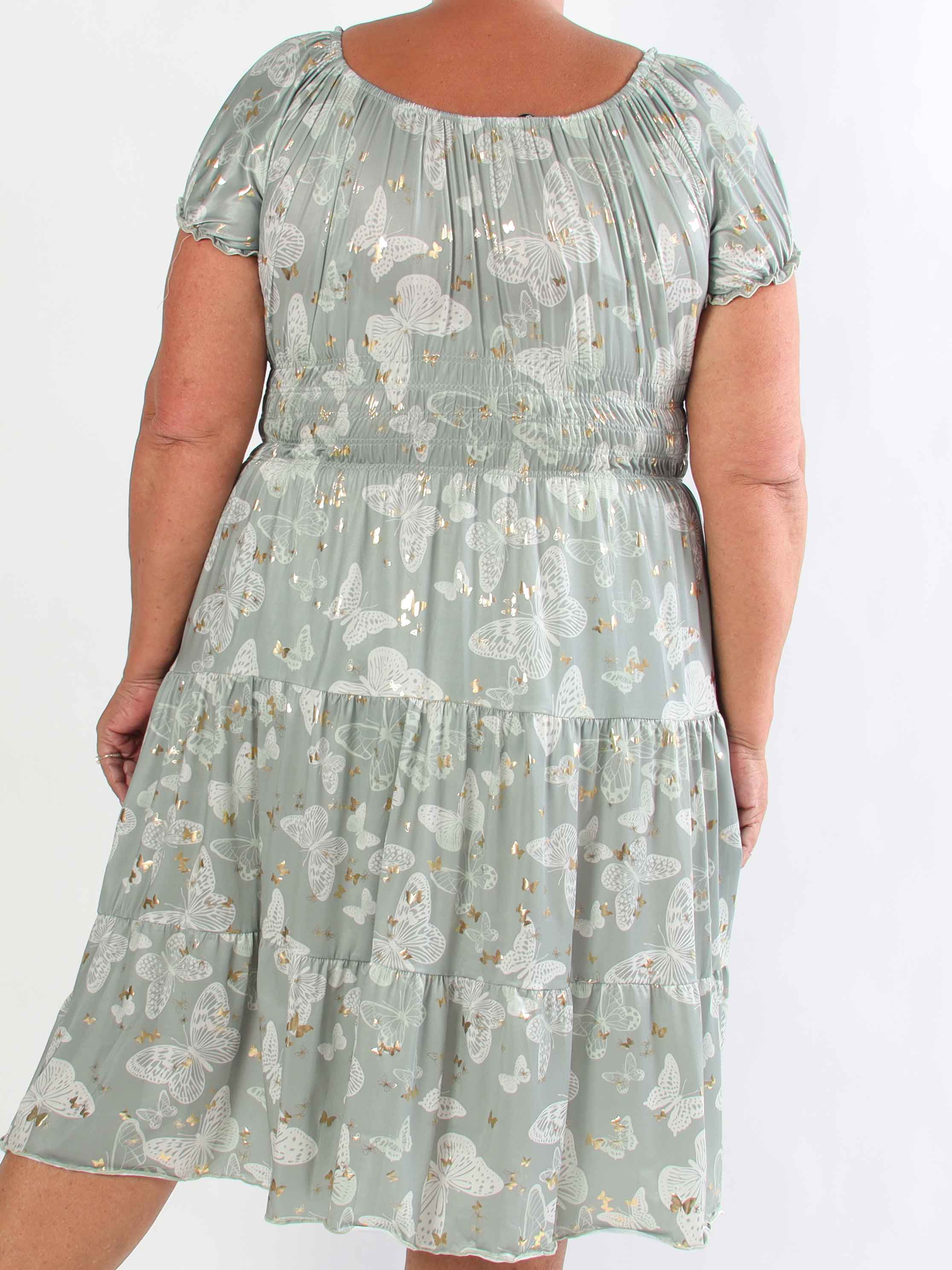 Tea Butterfly - Plus size kjole med smukt sommerfugleprint og elastisk udskæring