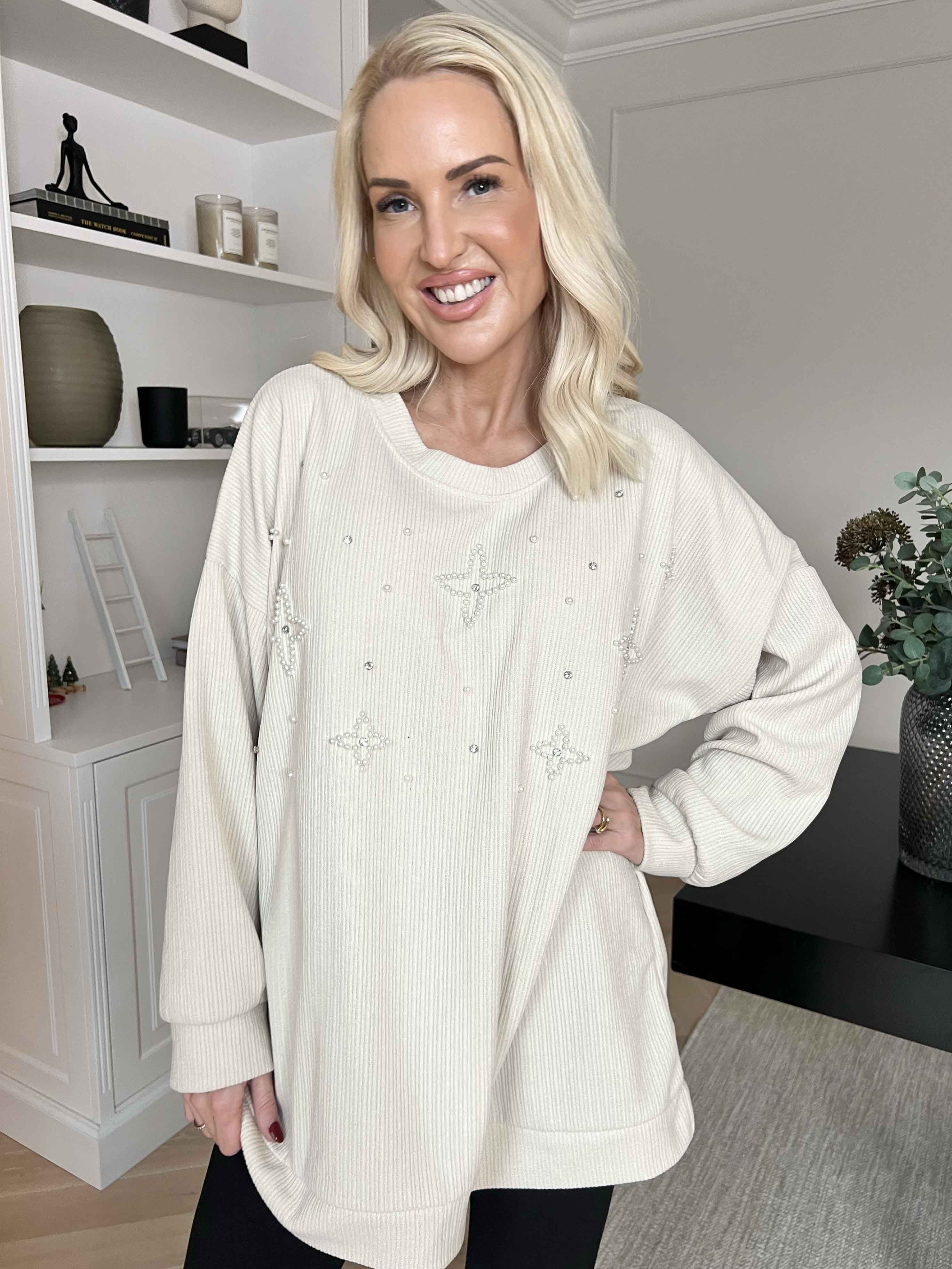 Uma - Blus i sammet med pärlor och strass