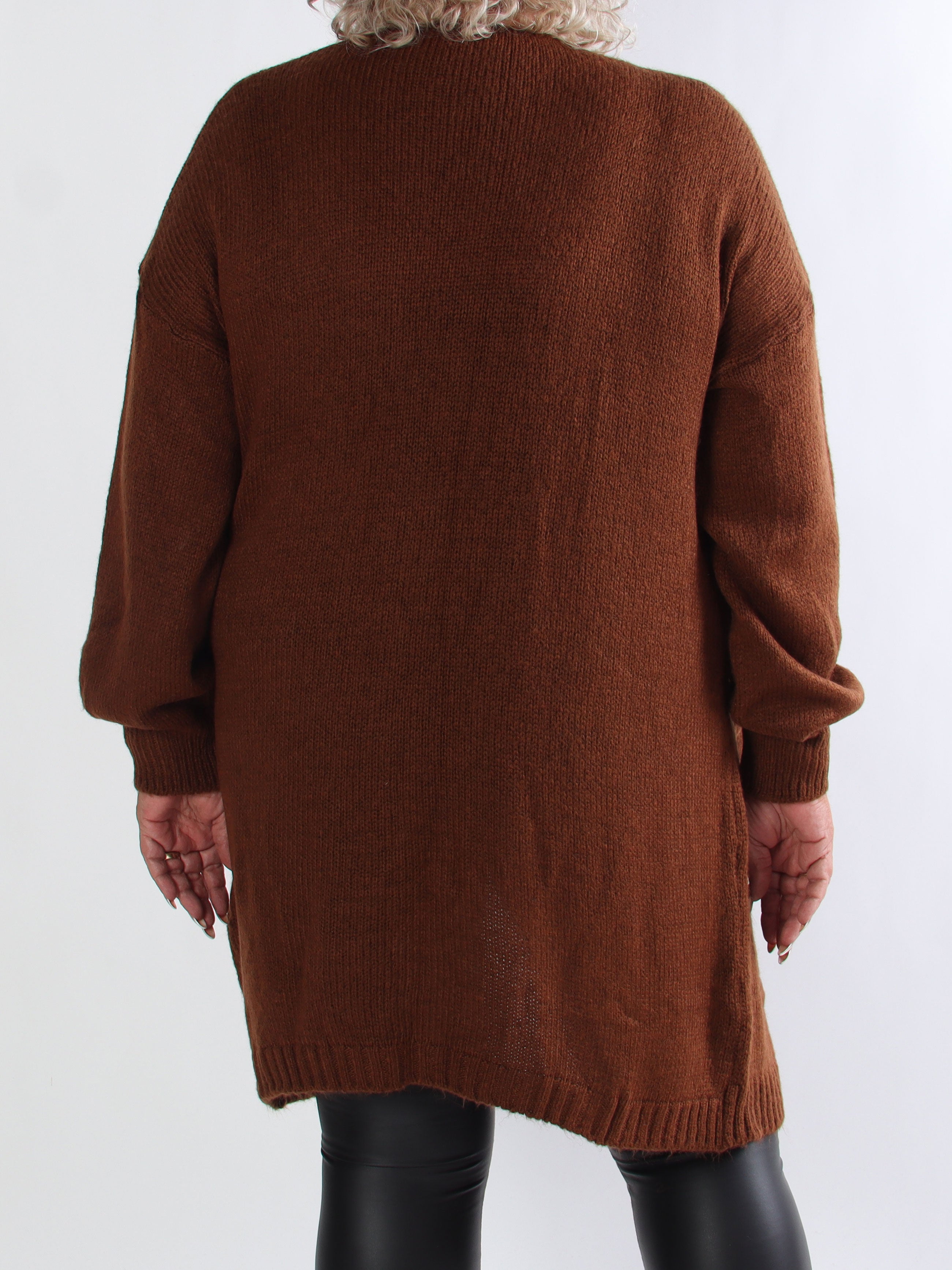 Valentine - Stickad plus size kofta med fickor