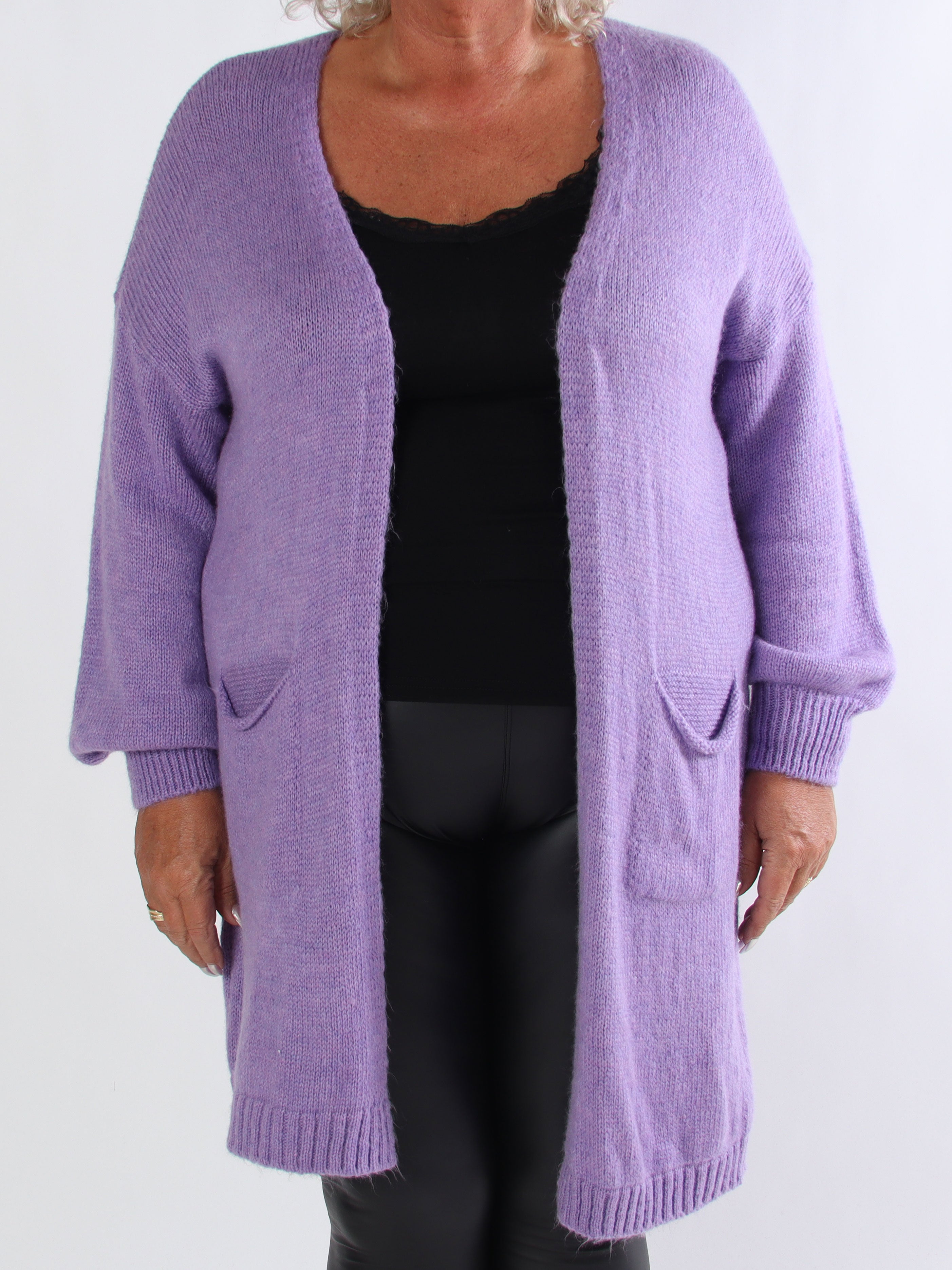Valentine - Stickad plus size kofta med fickor