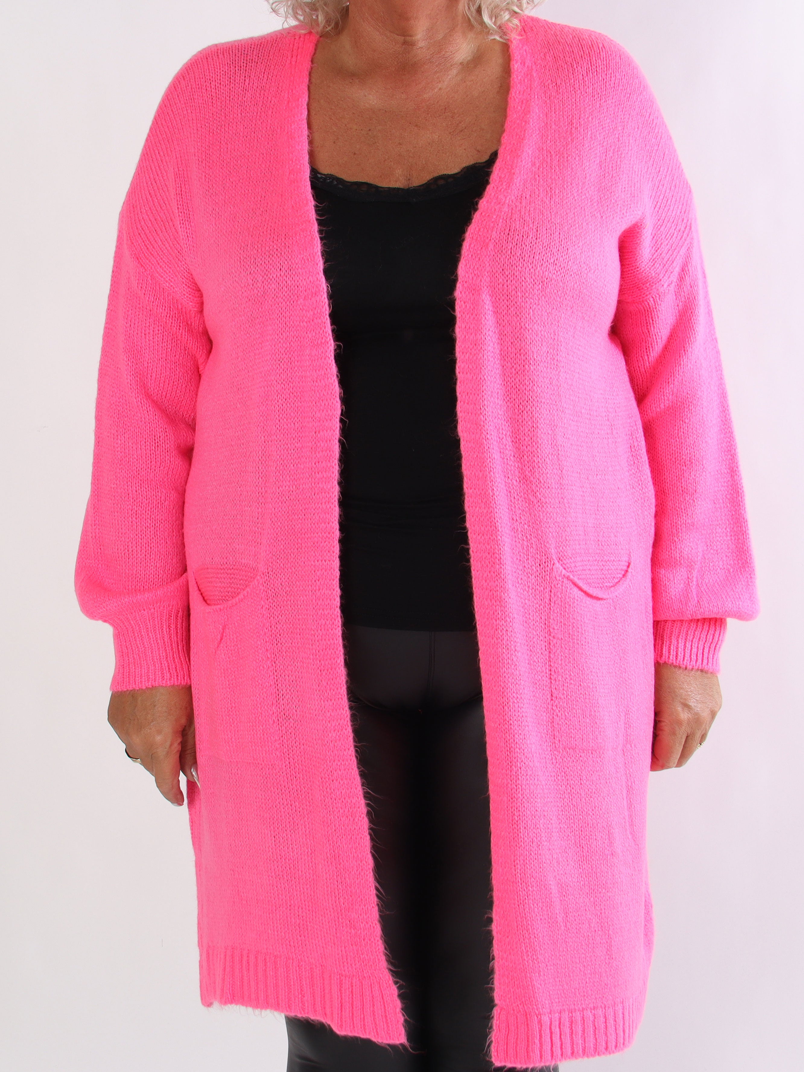 Valentine - Stickad plus size kofta med fickor