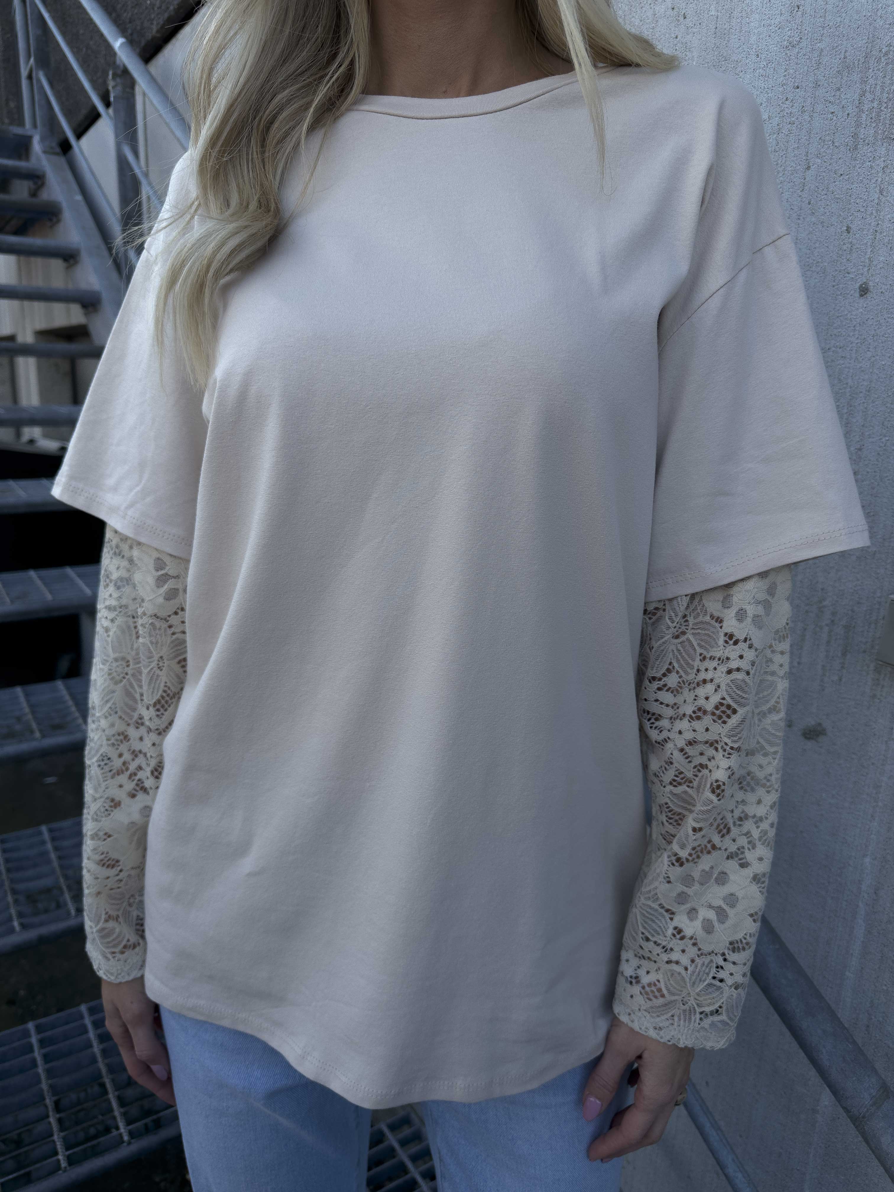Valerie - T-shirt i bomull med långa ärmar i spets
