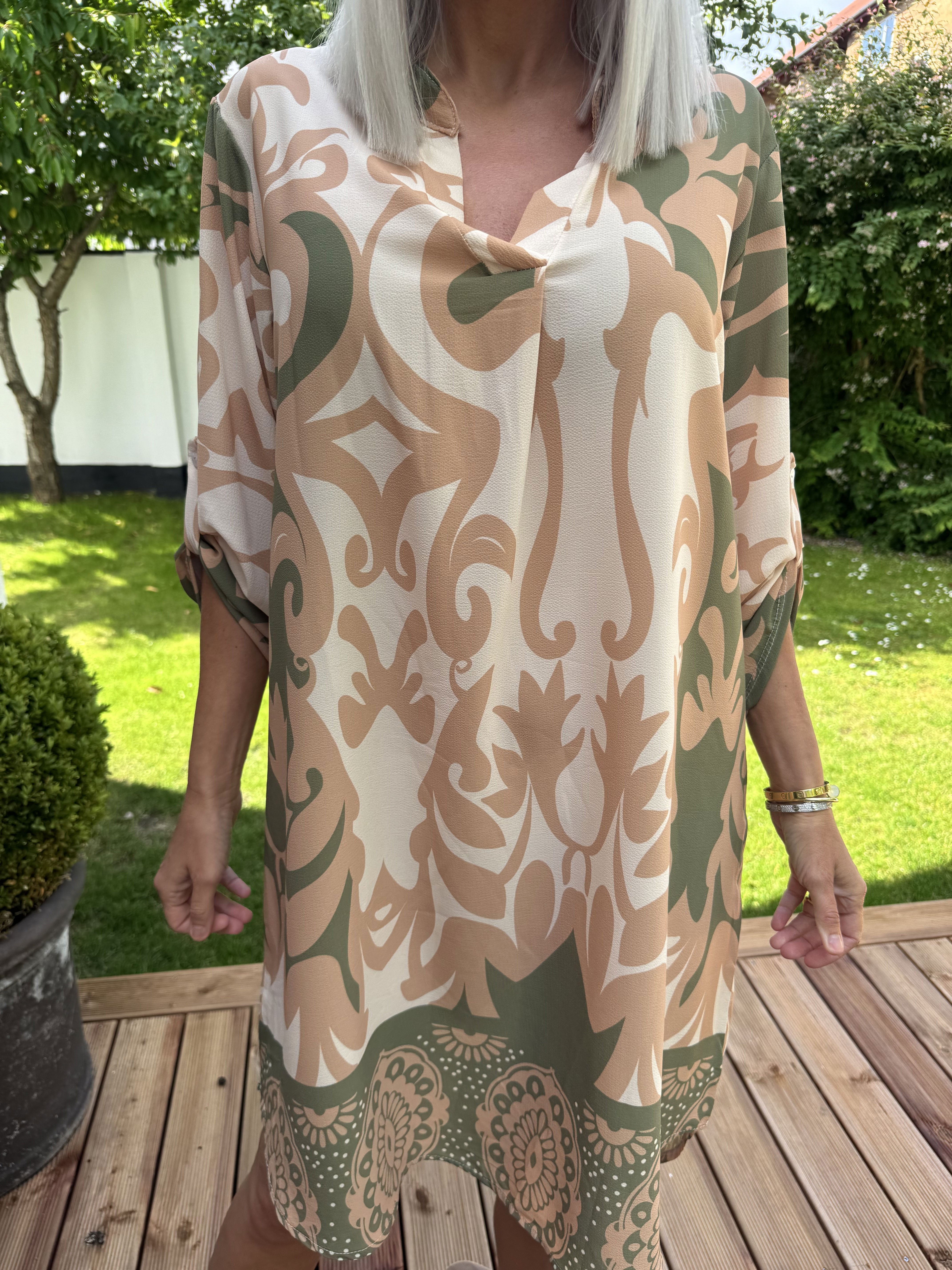 Vanesa Boheme Dress - Lätt och luftig mönstrad klänning i viskos