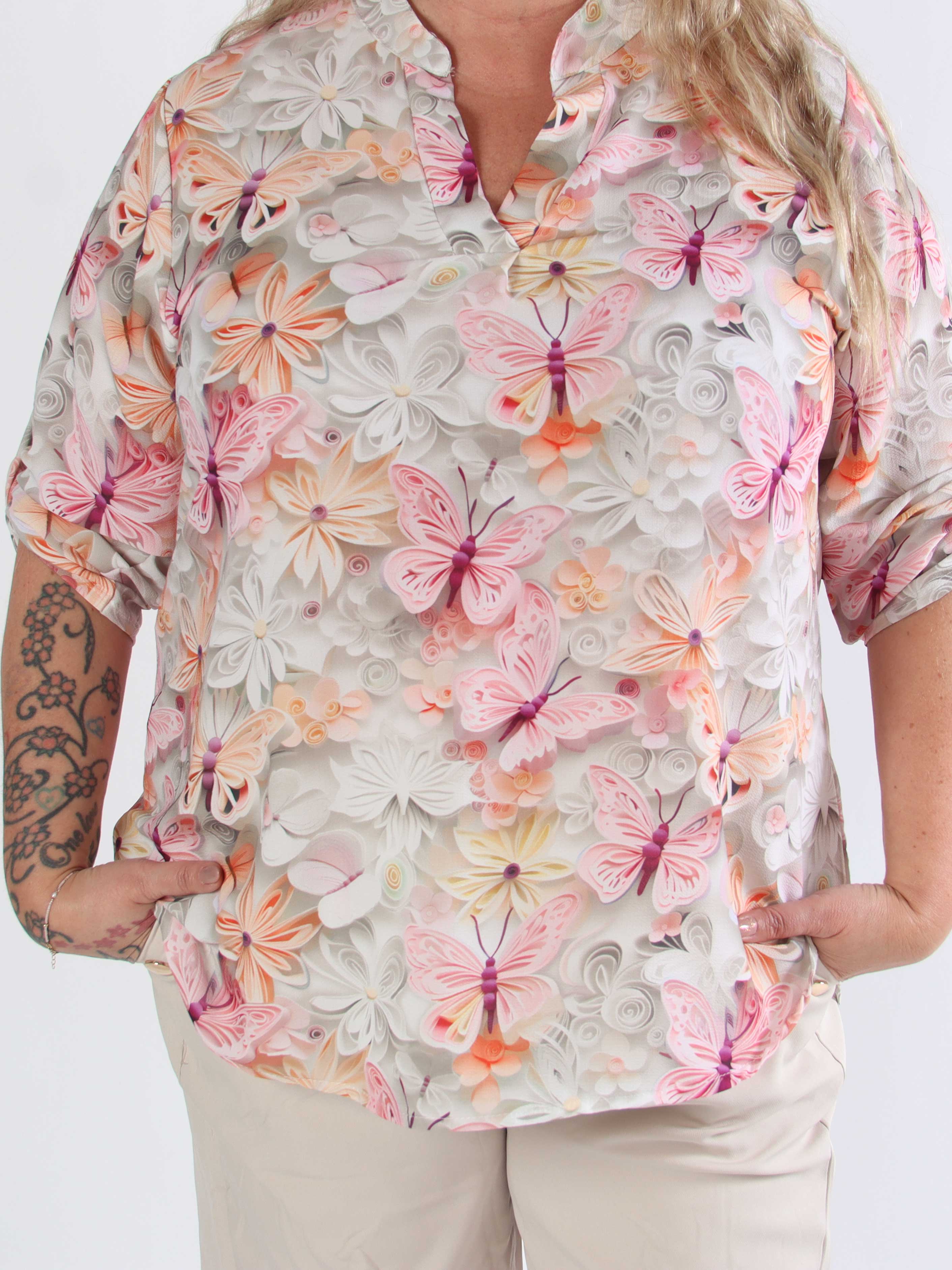 Vanesa Butterfly - Plus size tunika i viskos med fjärilsmönster