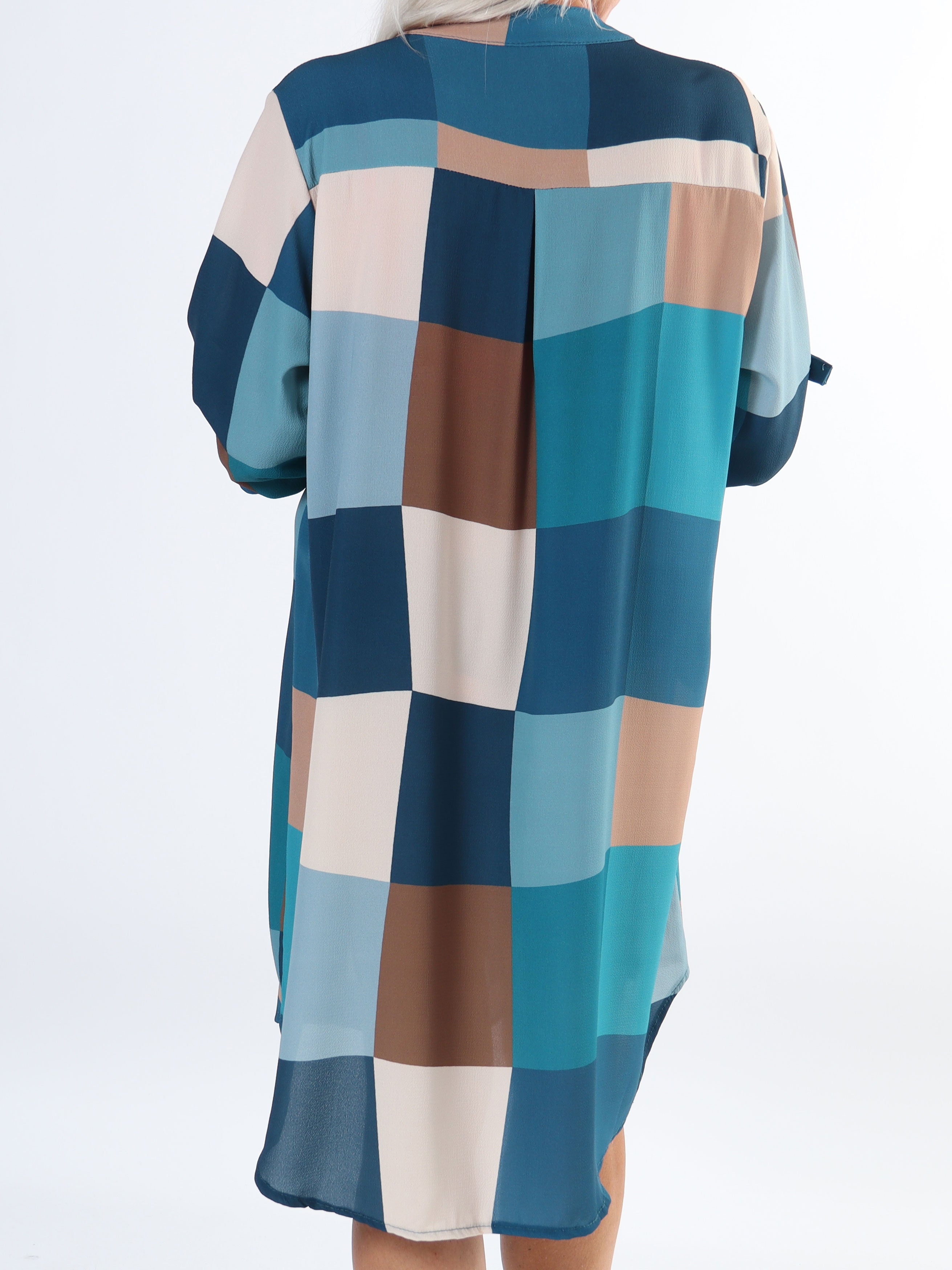 Vanesa Dress Check - Lätt och luftig plus size klänning
