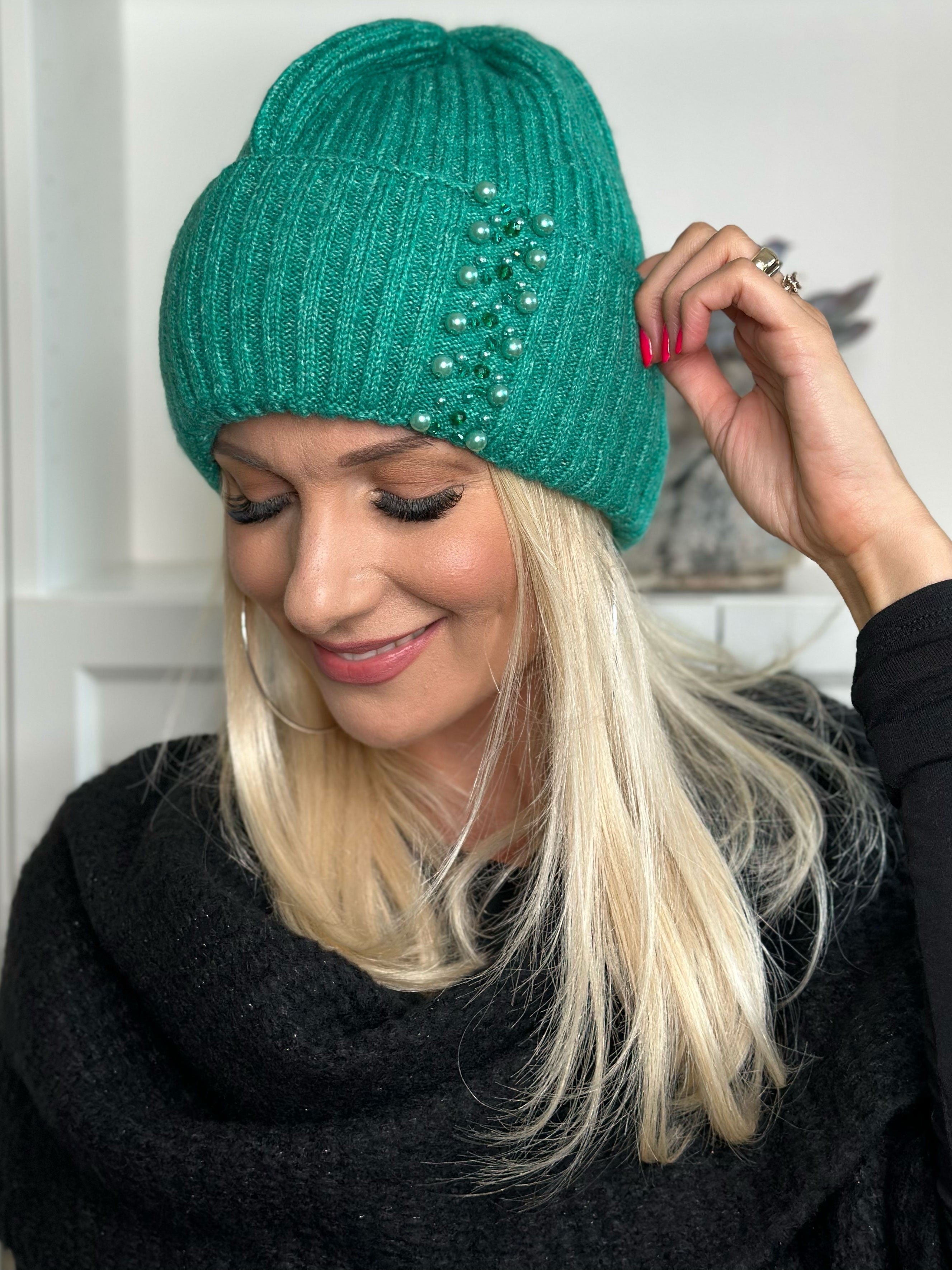Yusra - Snygg mjuk mössa med pärlor