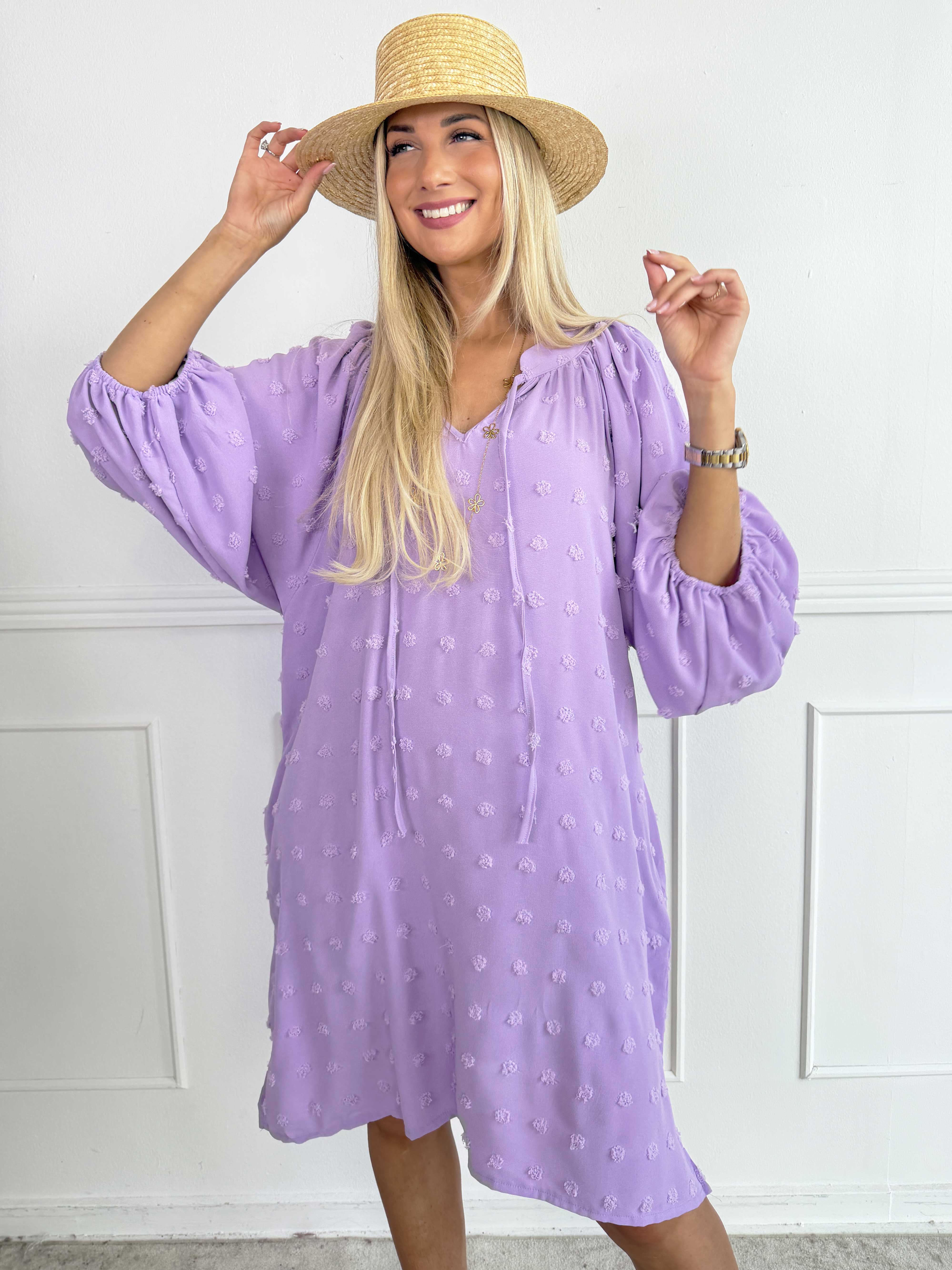 Amidala Romantic - Feminin klänning i viskos med vackra ballongärmar och prickiga detaljer