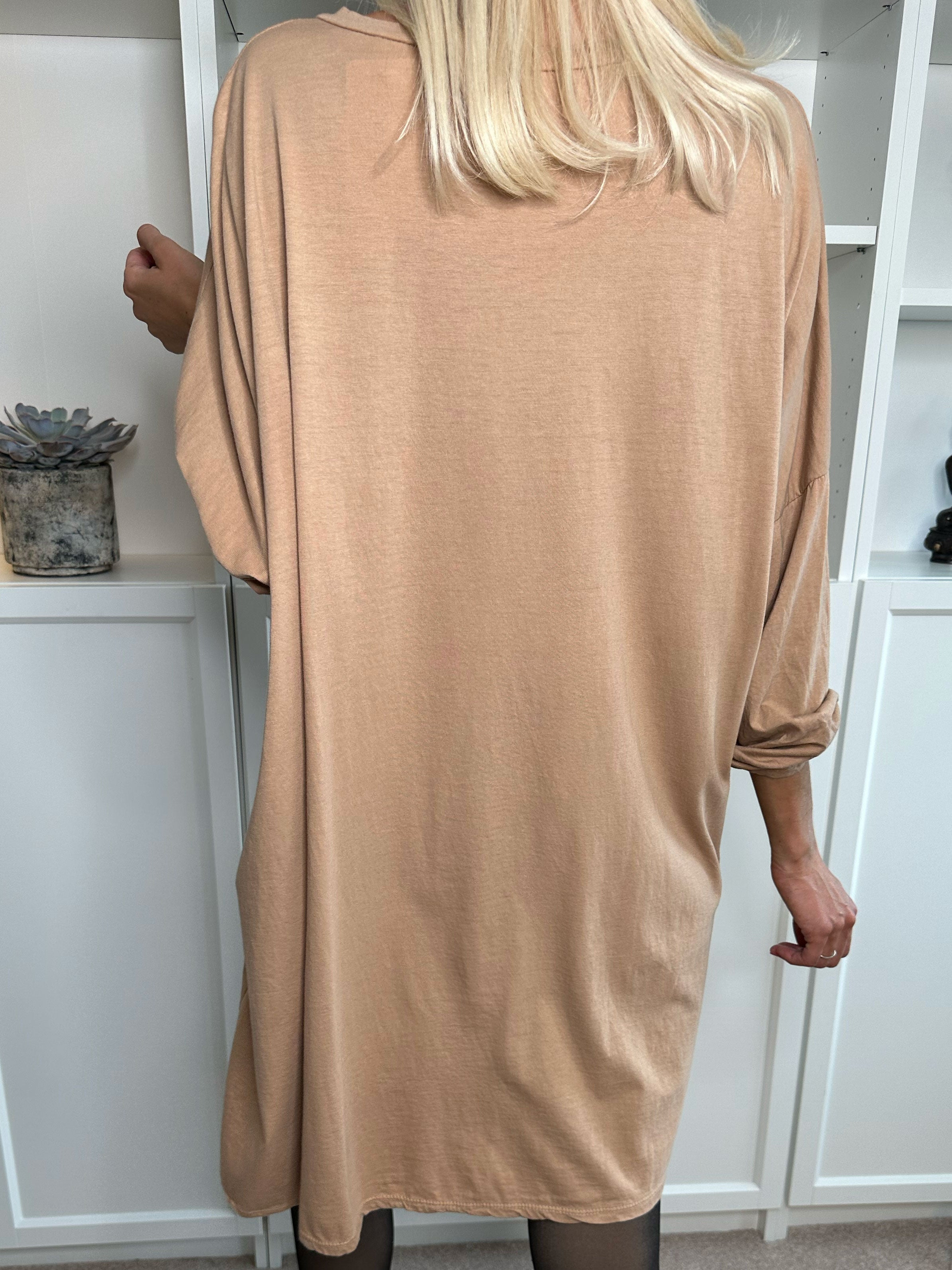 Bree Long Sleeve - Klänning i bomull med gultext framtill