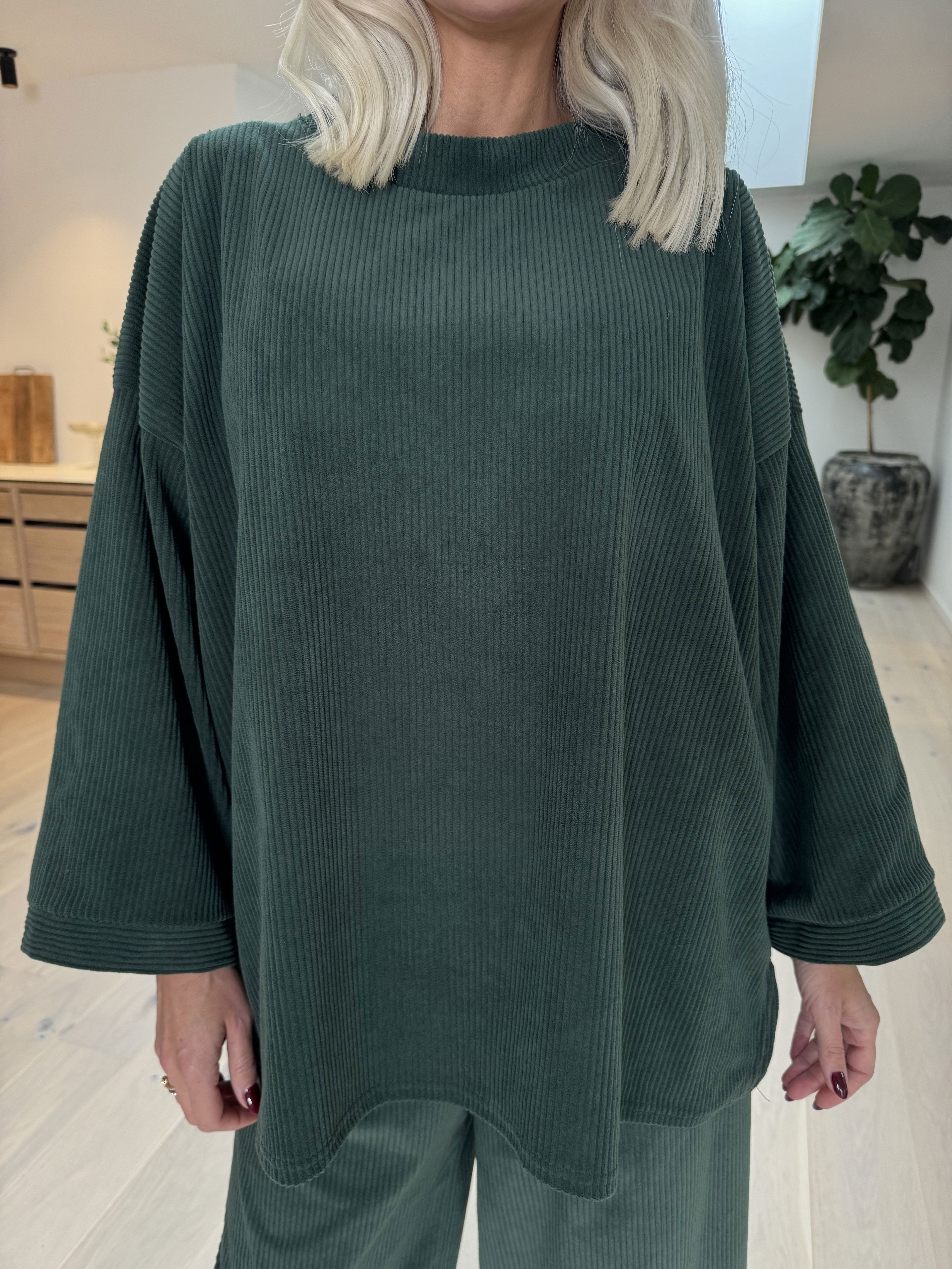 Brianne - Oversized set med ribbat tyg
