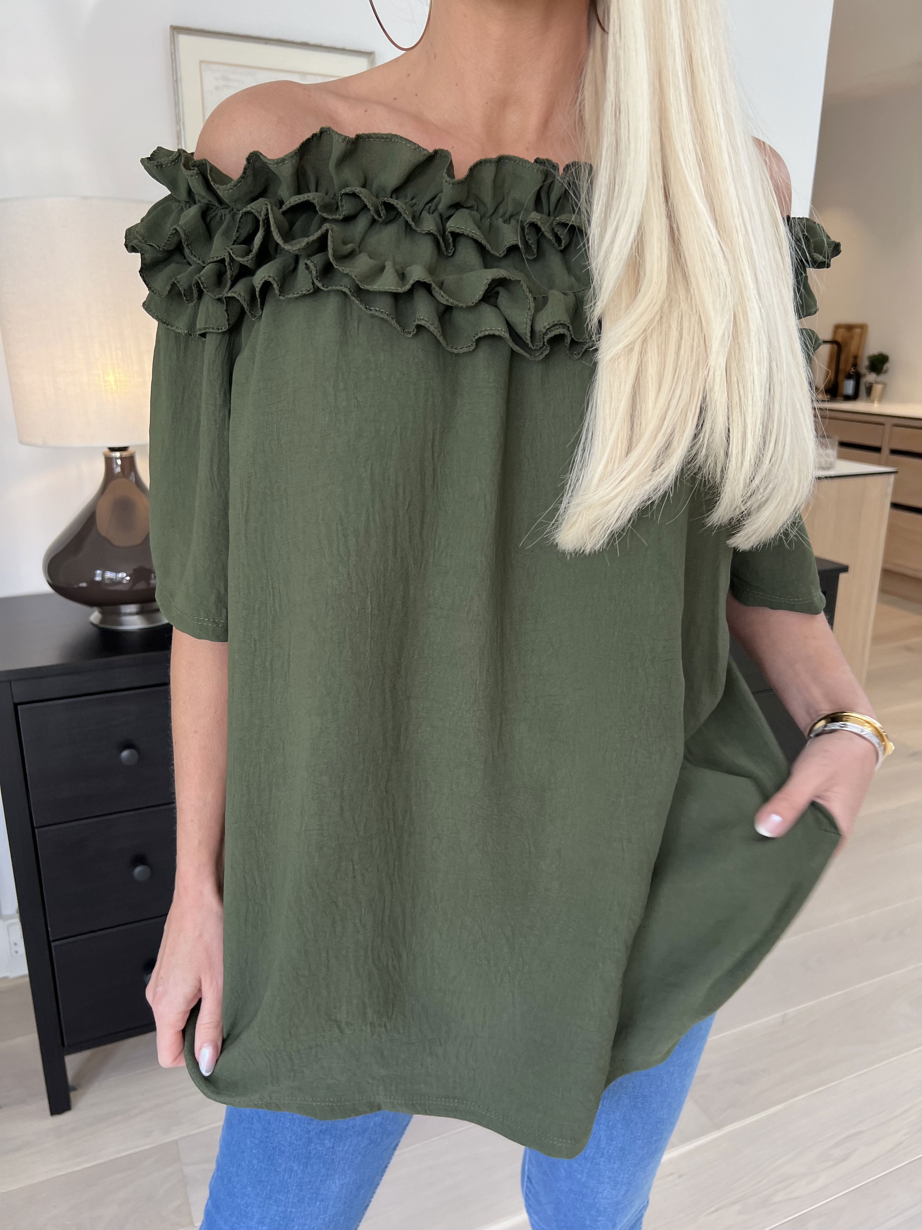 Chili Sleeveless - Finaste tunika med resår och volang i halsen