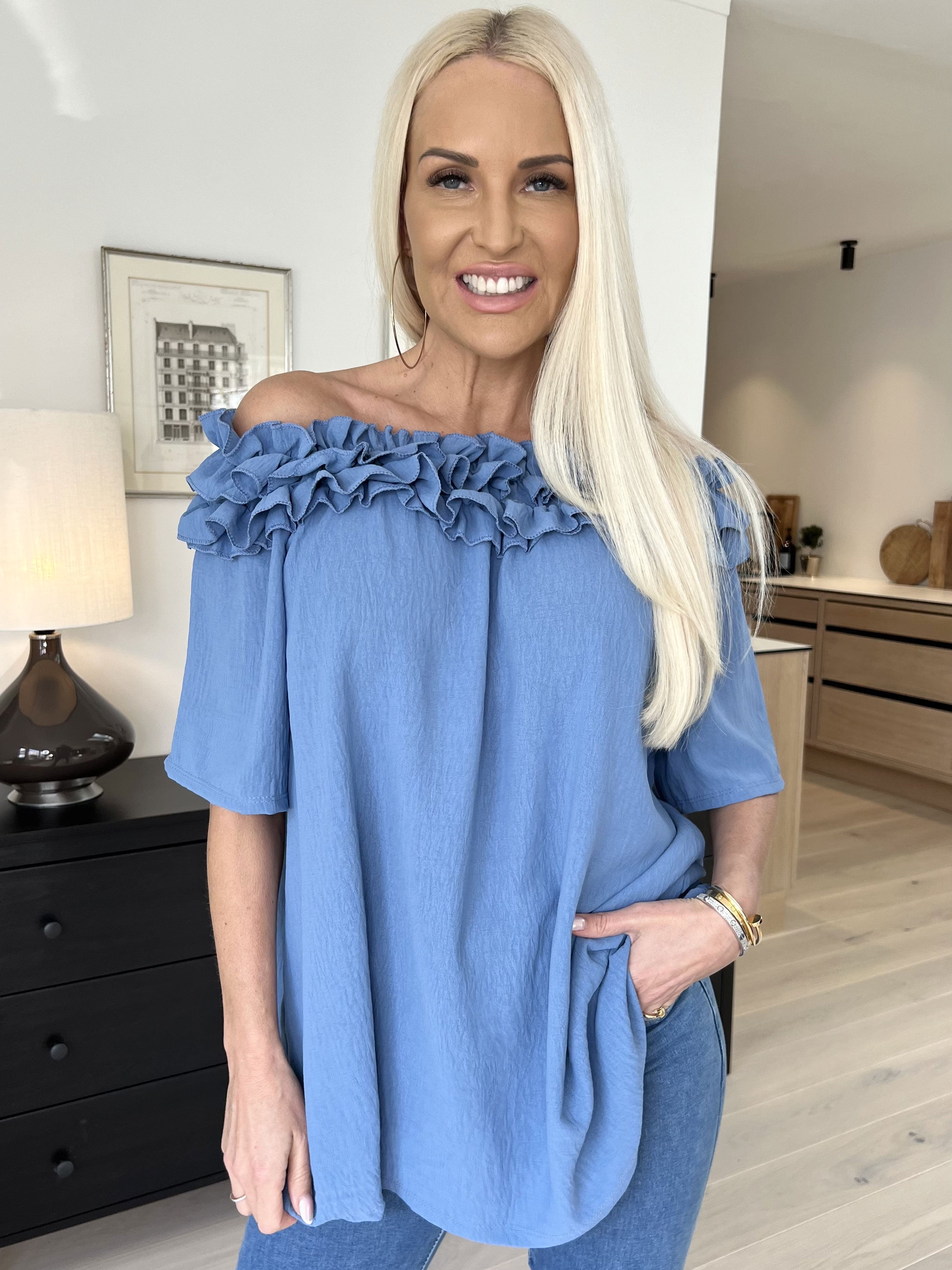 Chili Sleeveless - Finaste tunika med resår och volang i halsen