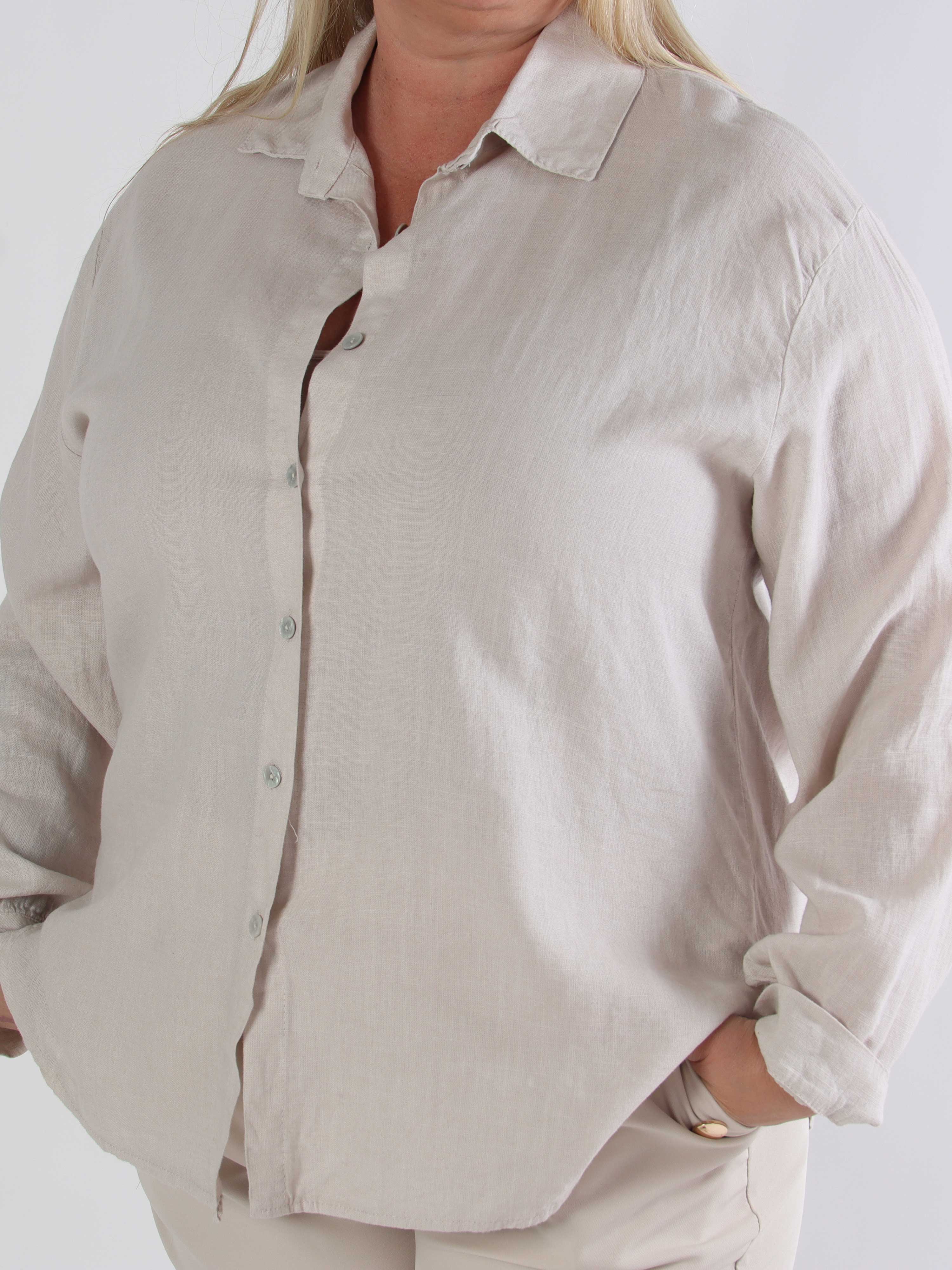 Clara Shirt - Enfärgad plus size skjorta i viskos och linne