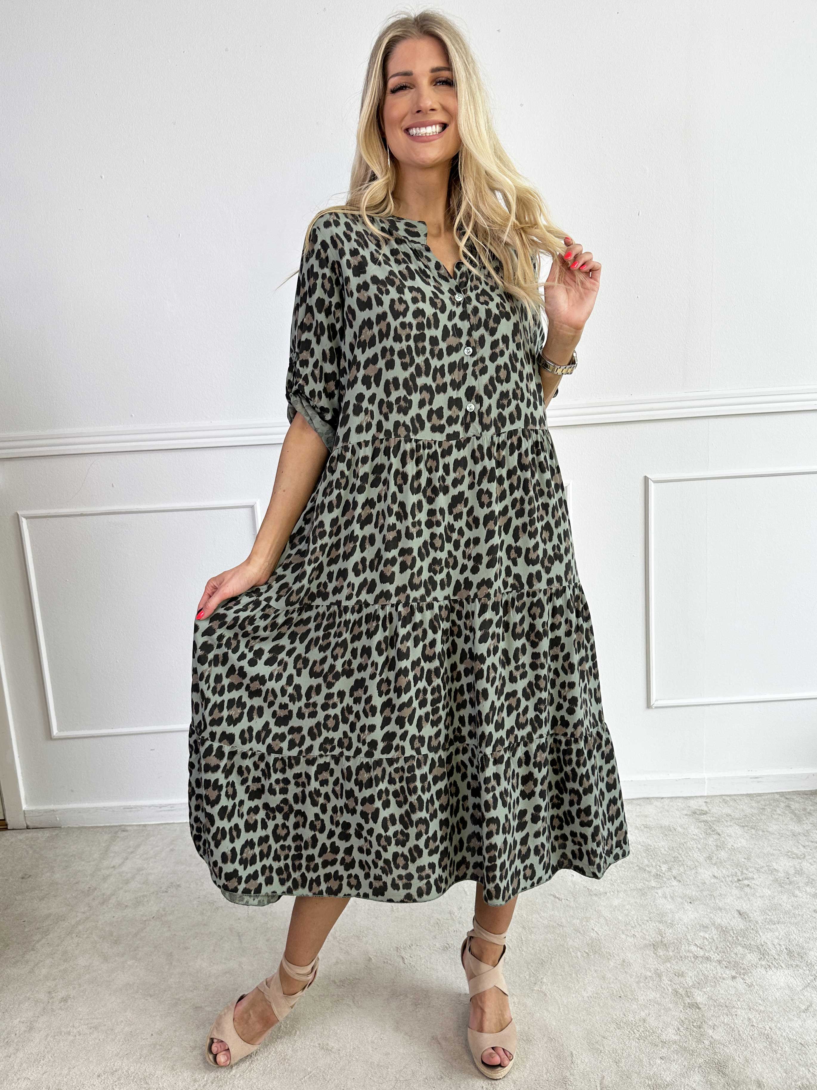Dotti Leo - Viskosklänning med leopardmönster och lager-på-lager-look
