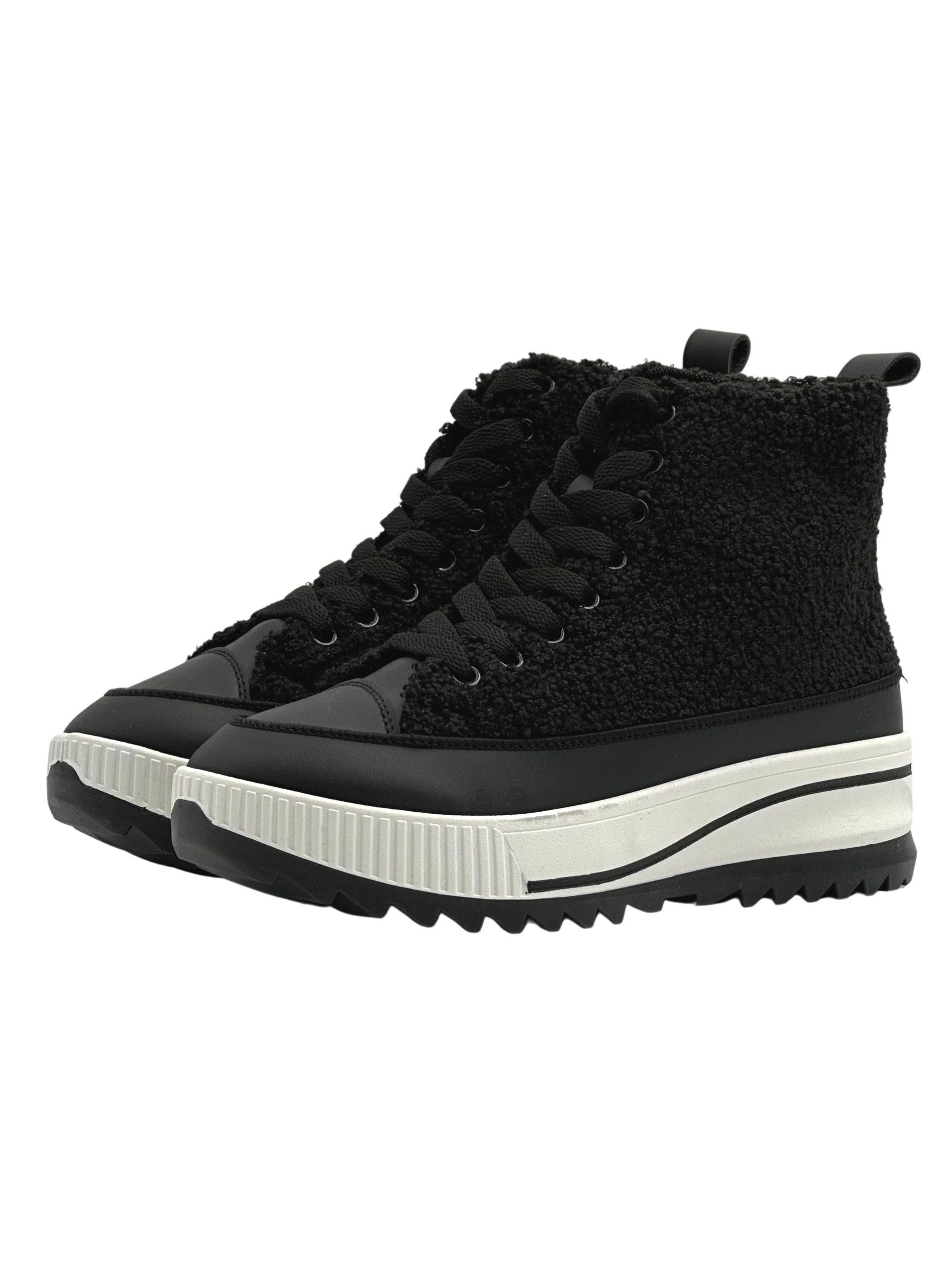 Liyana - Sorte sneakers med plys og hvid sål