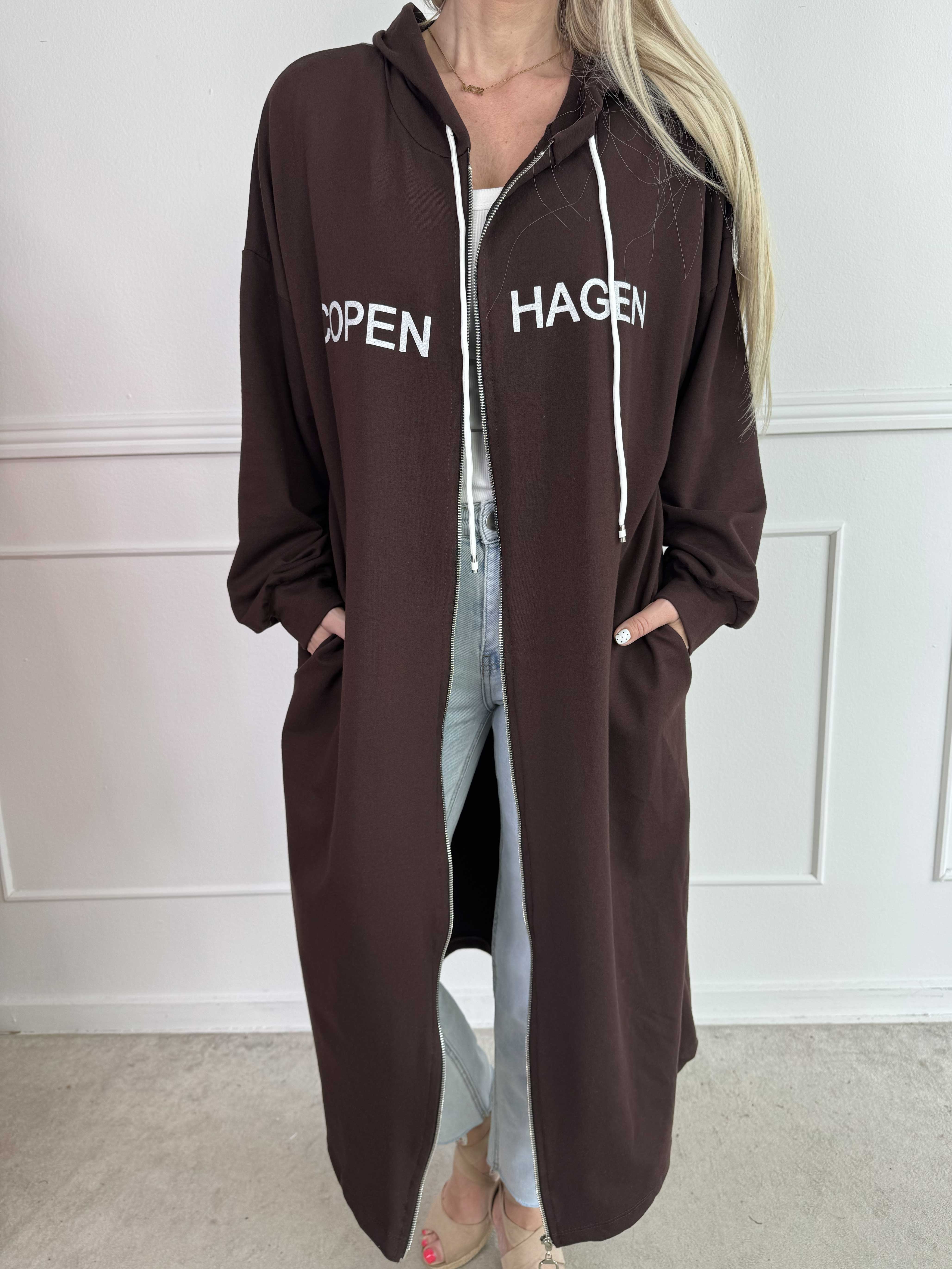 Erika - Lang blød hoodiekjole i bomuld med “Copenhagen”-print på brystet