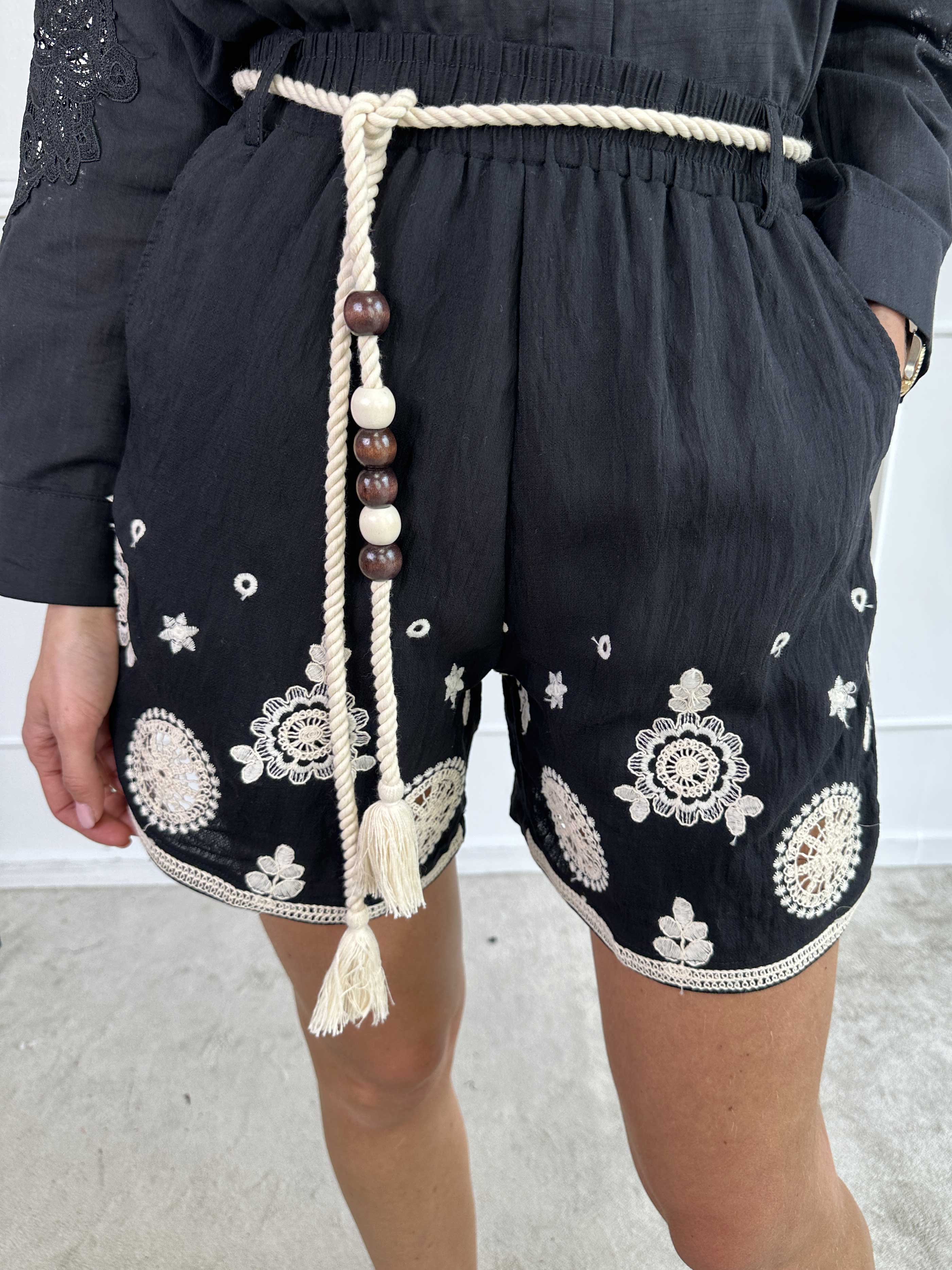 Fatima - Shorts i bomull med brodering