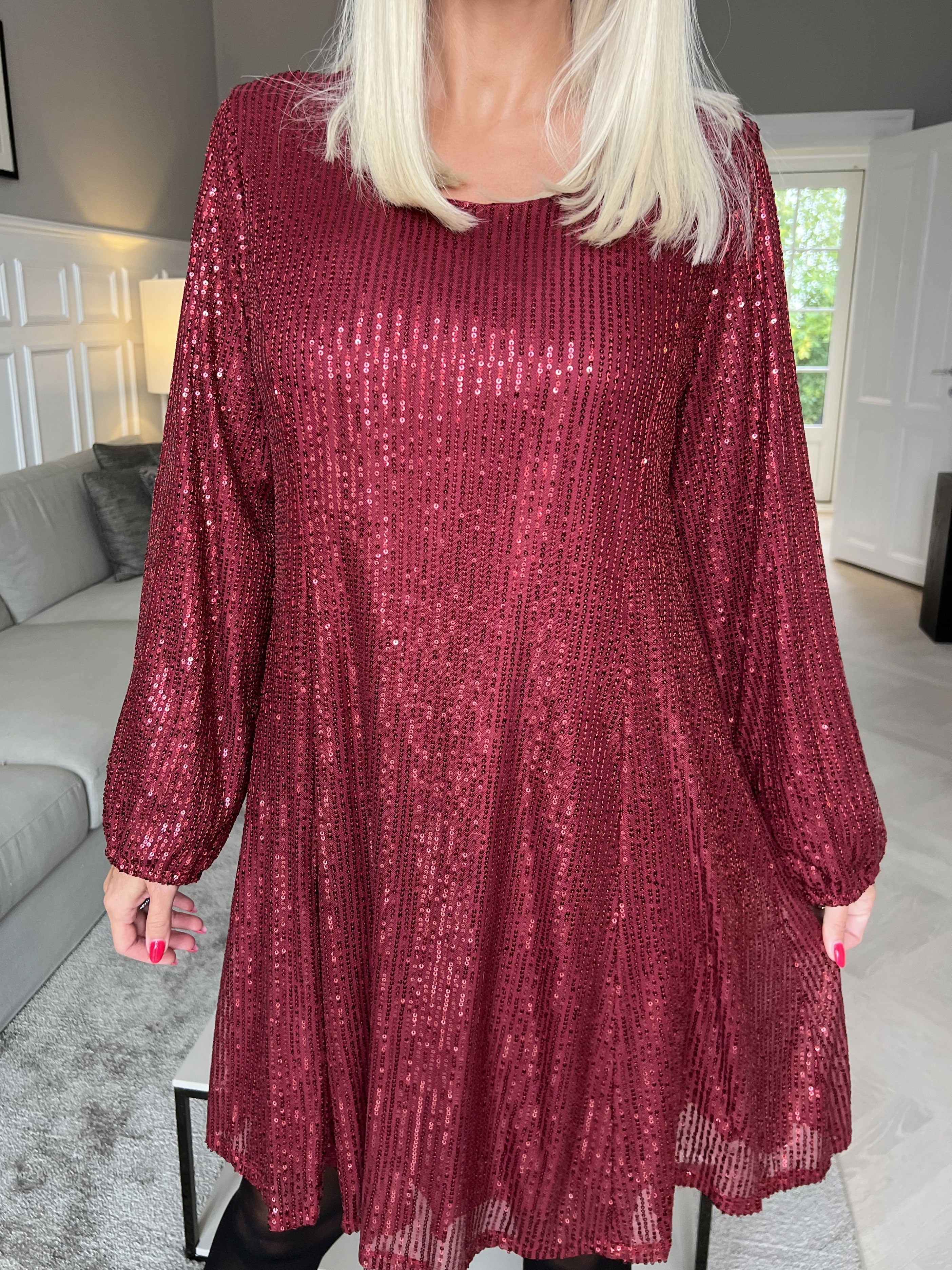 Maj Glitter L/S - Söt paljettklänning som går ut i en A-linjeform