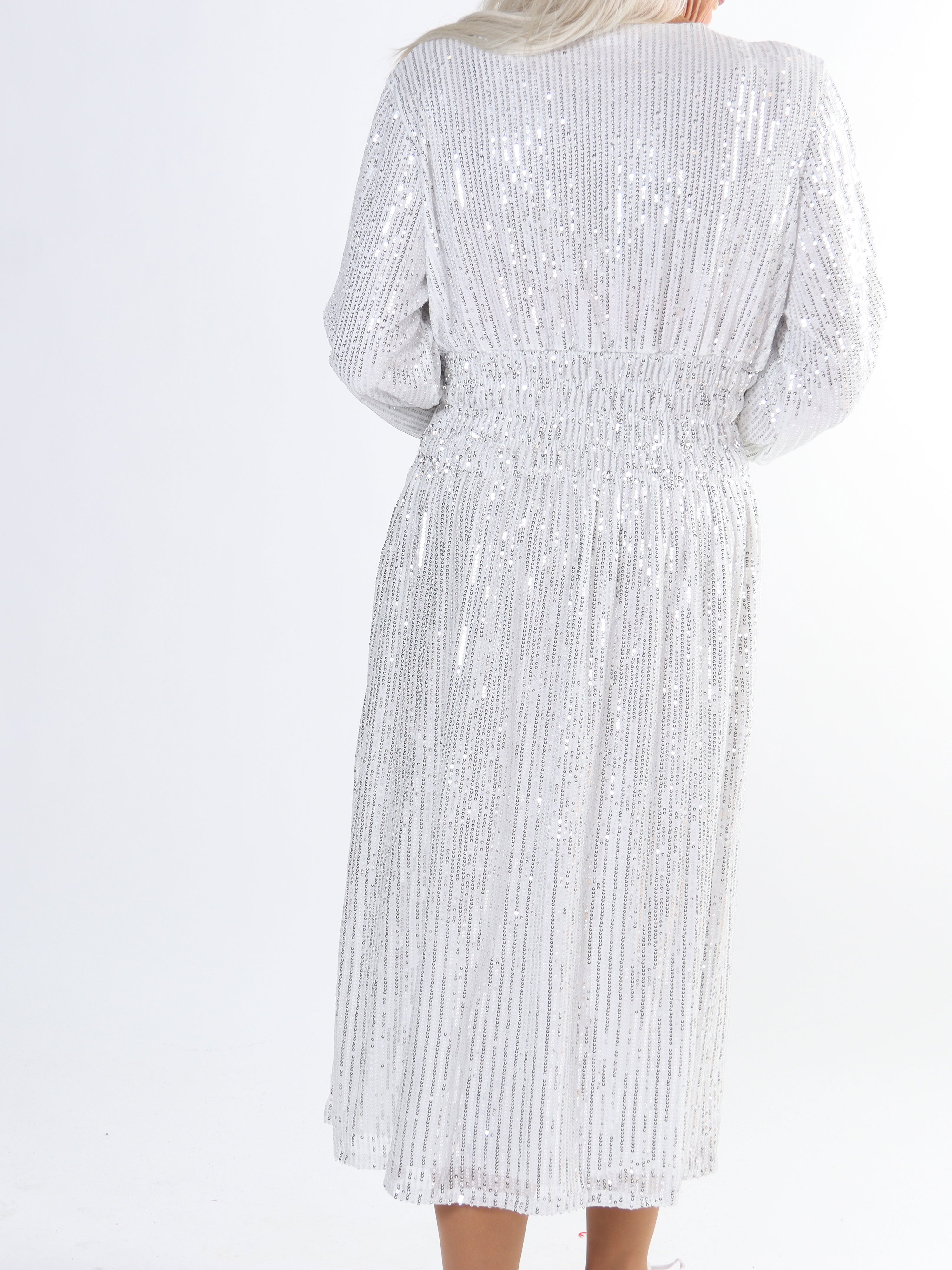 Pams Glitter Midi L/S - Plus size klänning med smock och paljetter