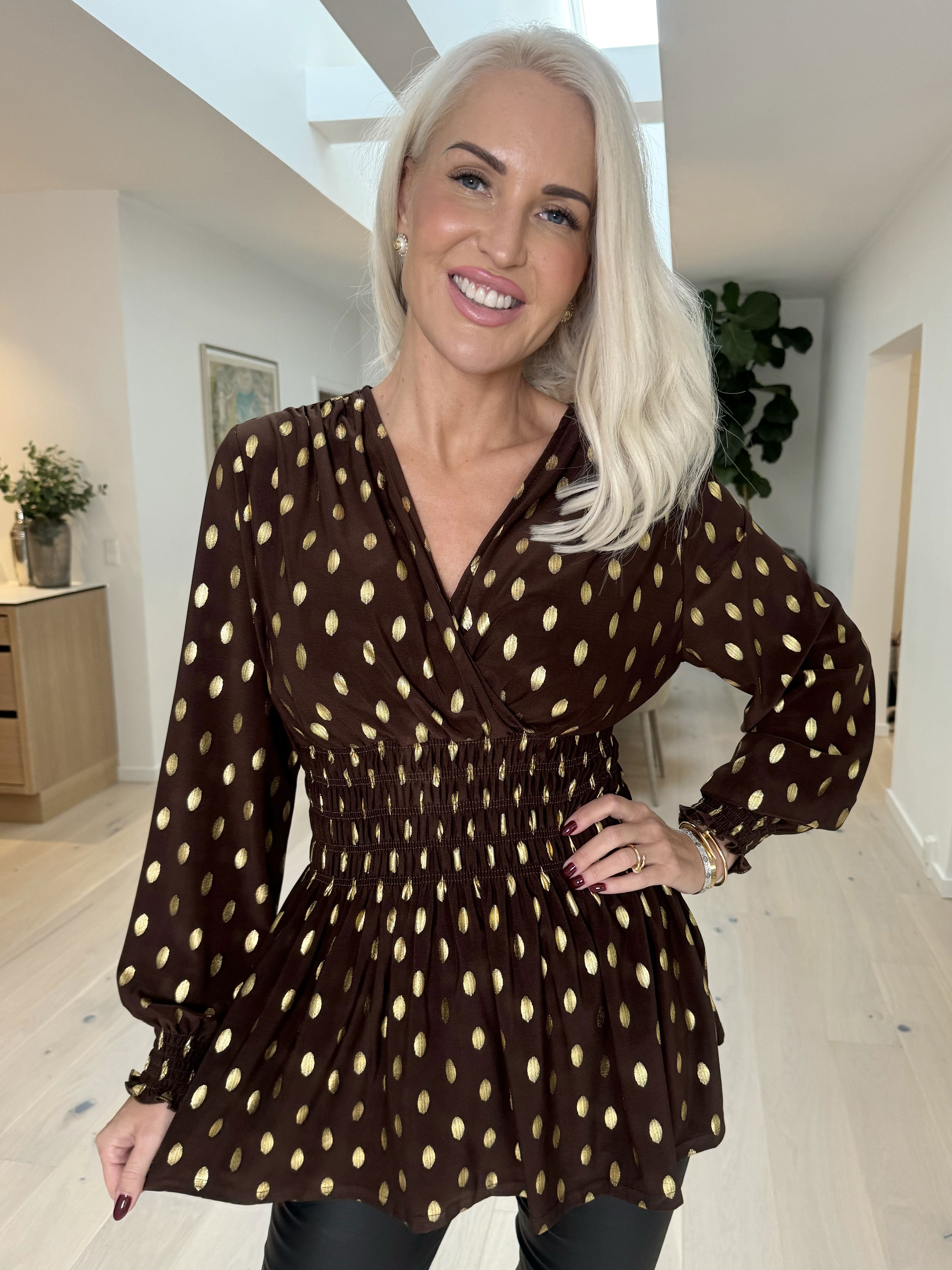 Pams Gold Dot Shirt L/S - Elastisk blus i skrynkelfritt tyg
