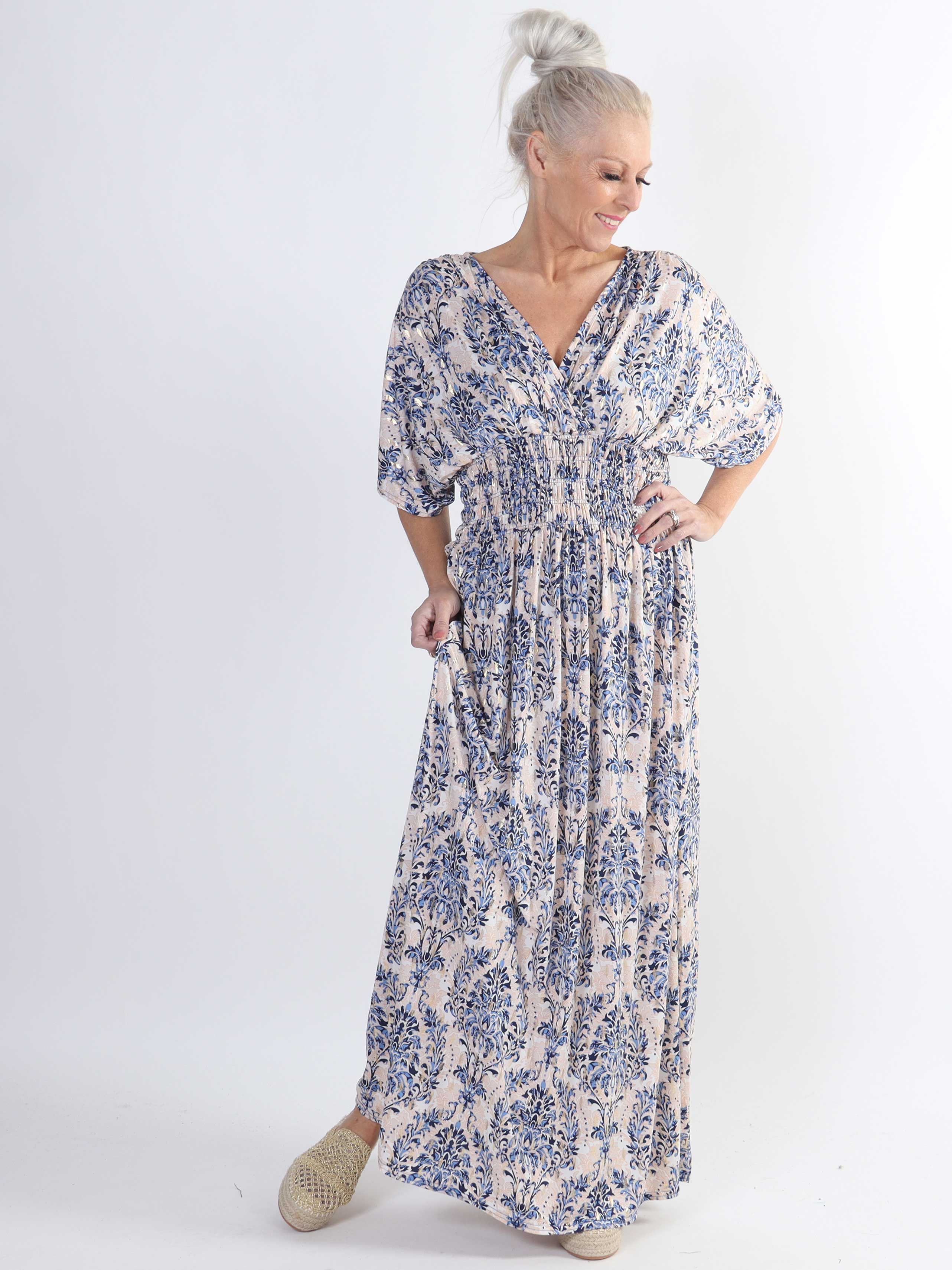 Pams Royal - Lång stretchig plus size-klänning i skrynkelfritt tyg - Blue