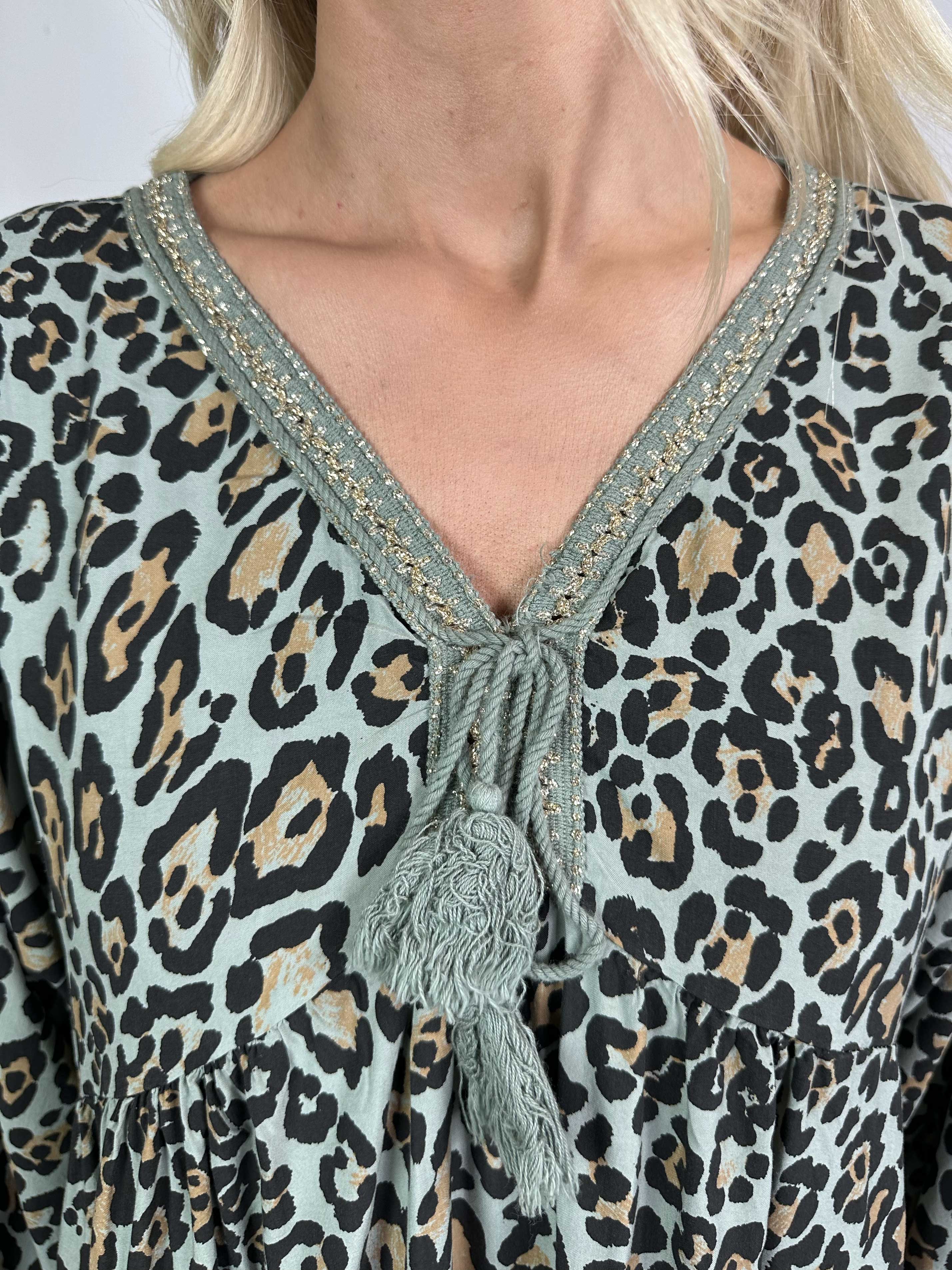 Rebecca - Lång tunikaklänning i leopardmönster