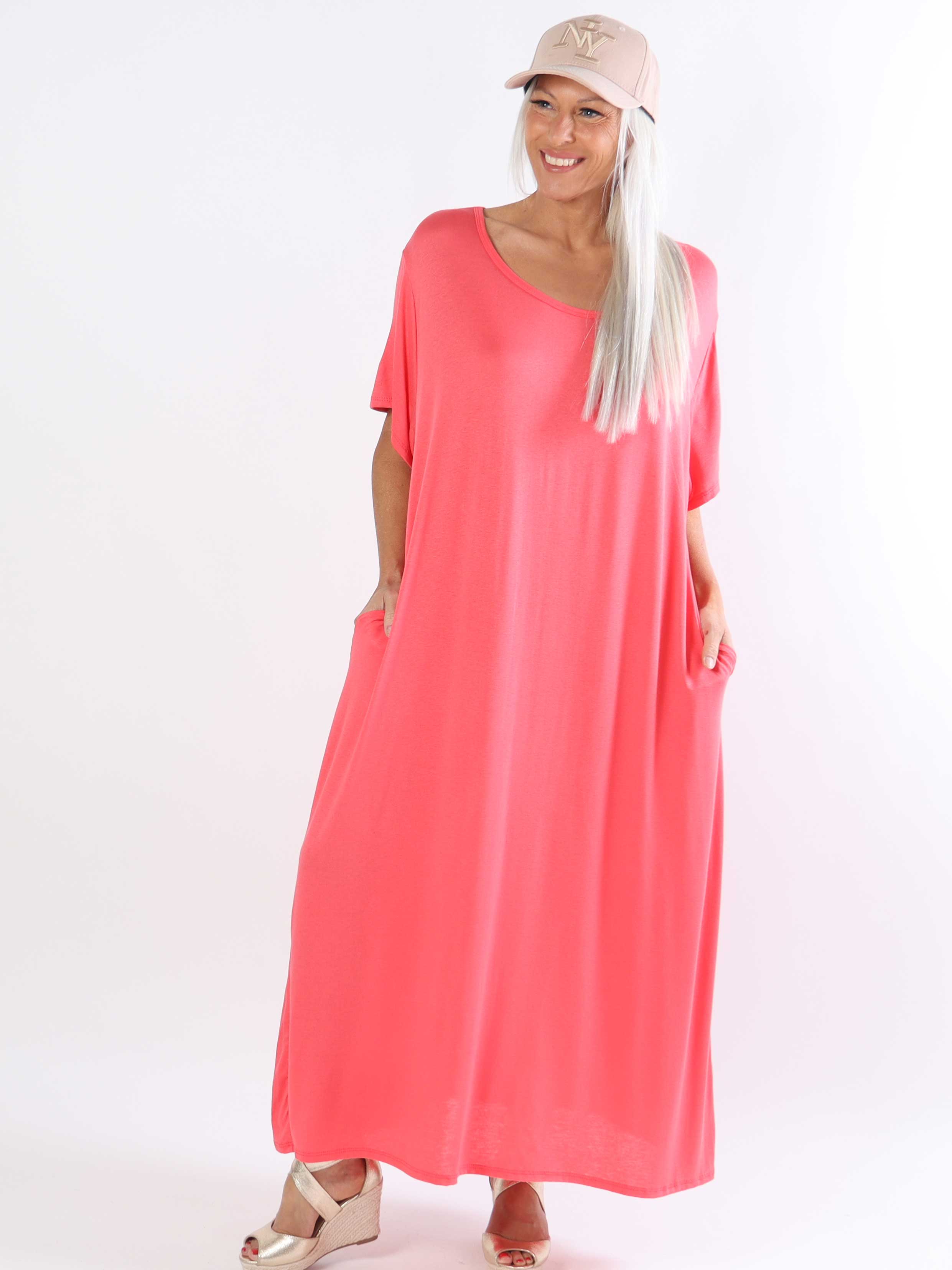 Abbie - Lång plus size t-shirtklänning i viskostyg som andas