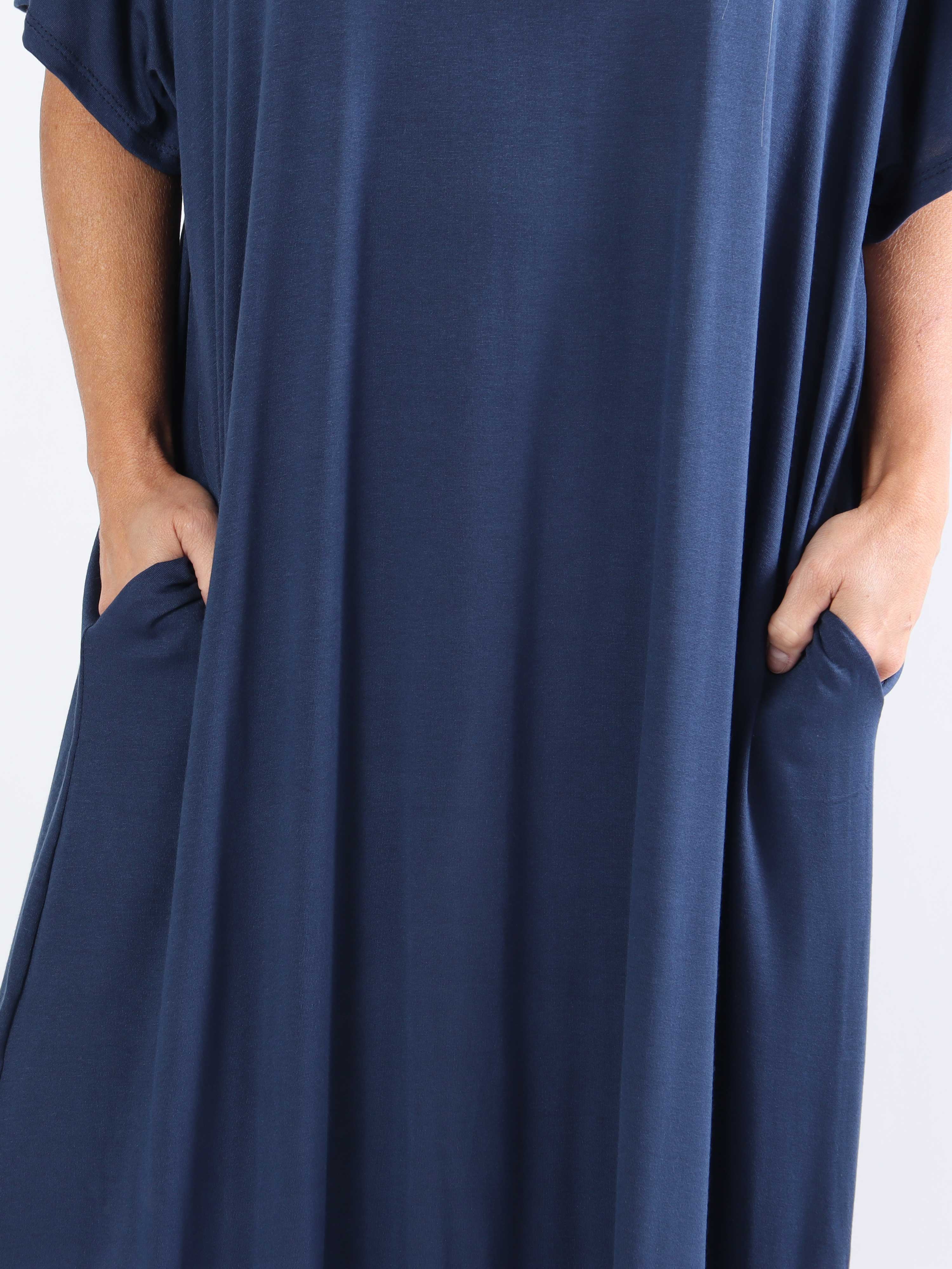 Abbie - Lång plus size t-shirtklänning i viskostyg som andas