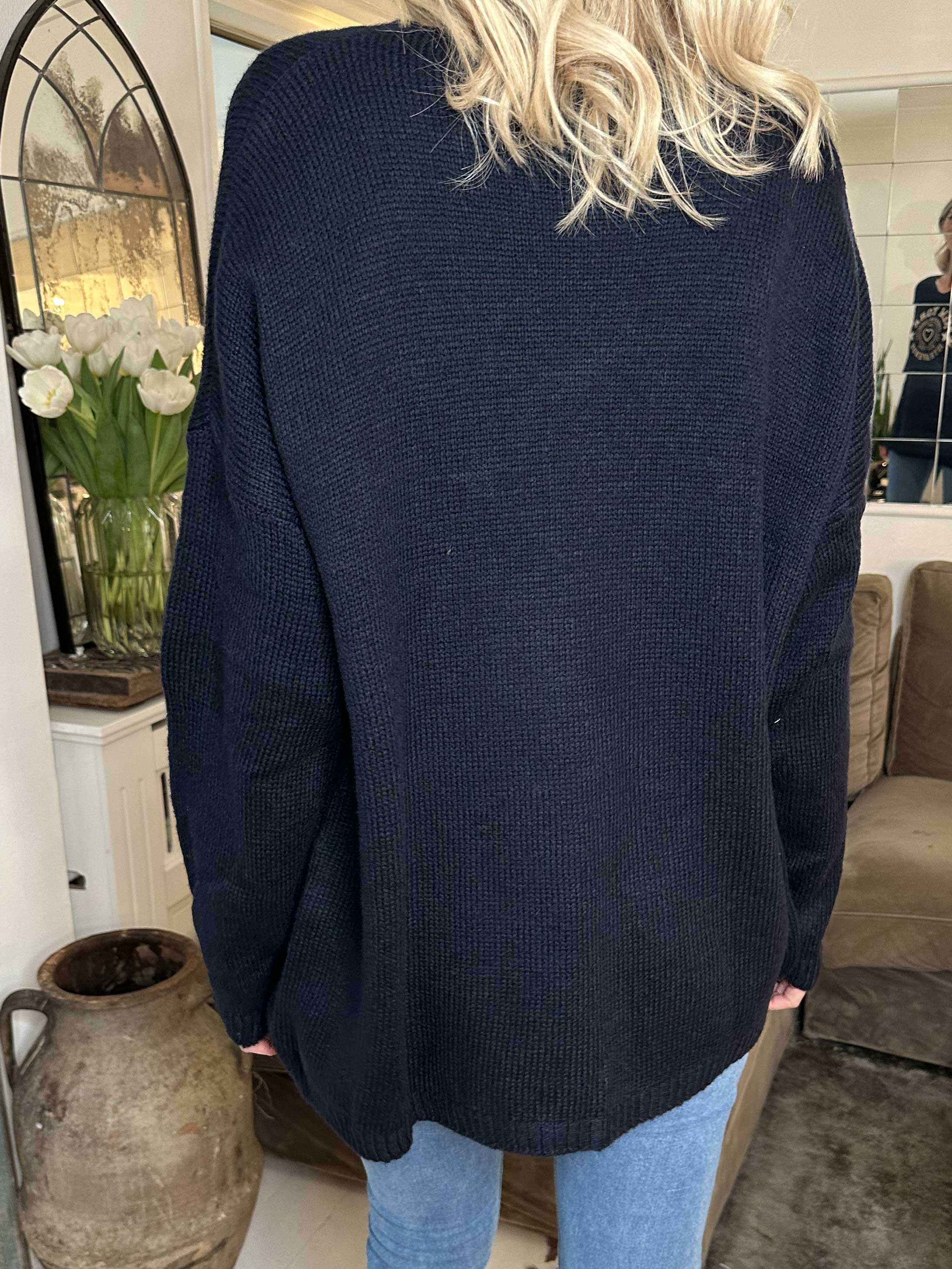 Achilla - Stickad blus med guldtryck framtill