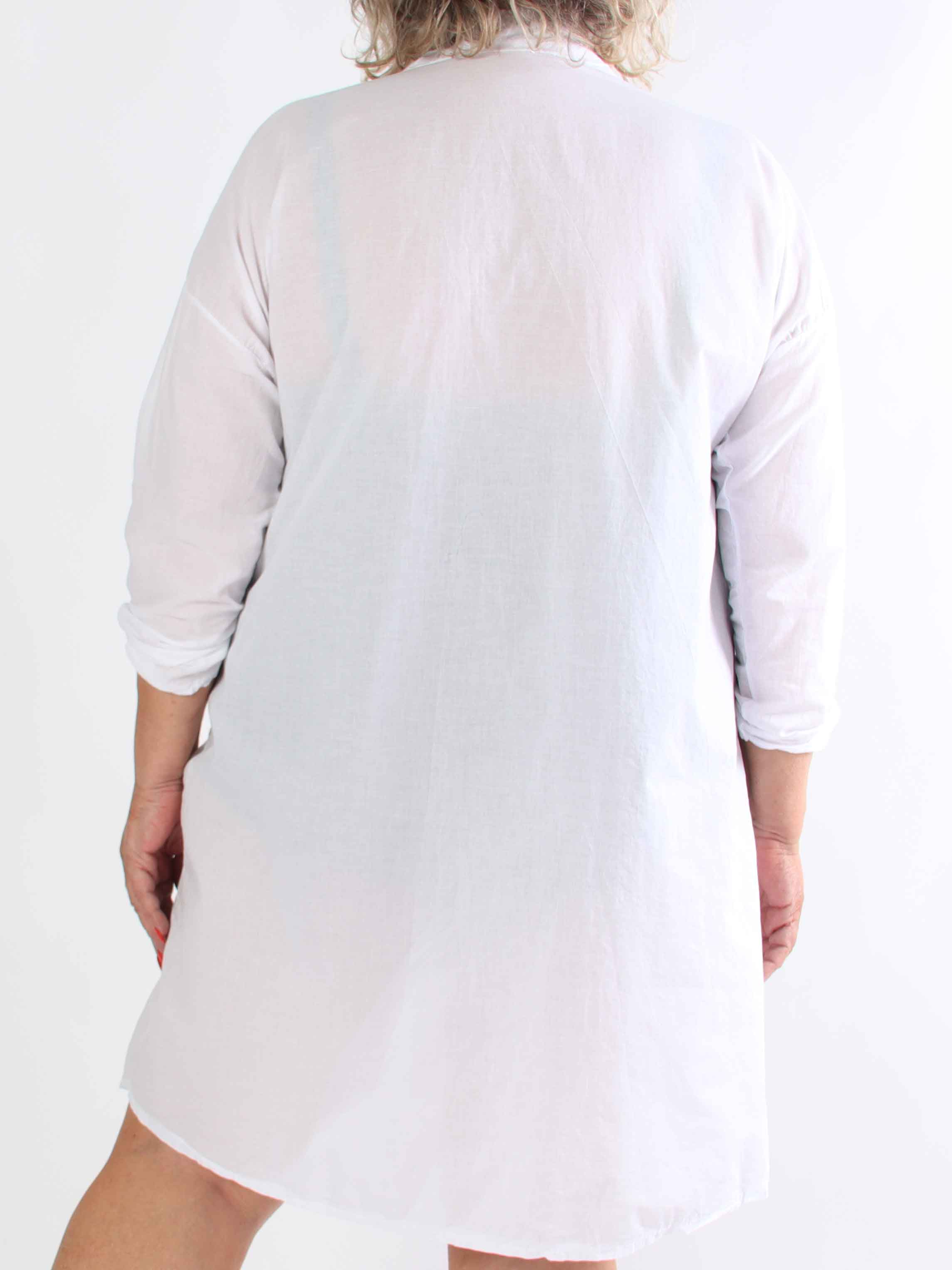Alfreda - Plus size skjortekjole i bomuld med broderet mønster og pailletter