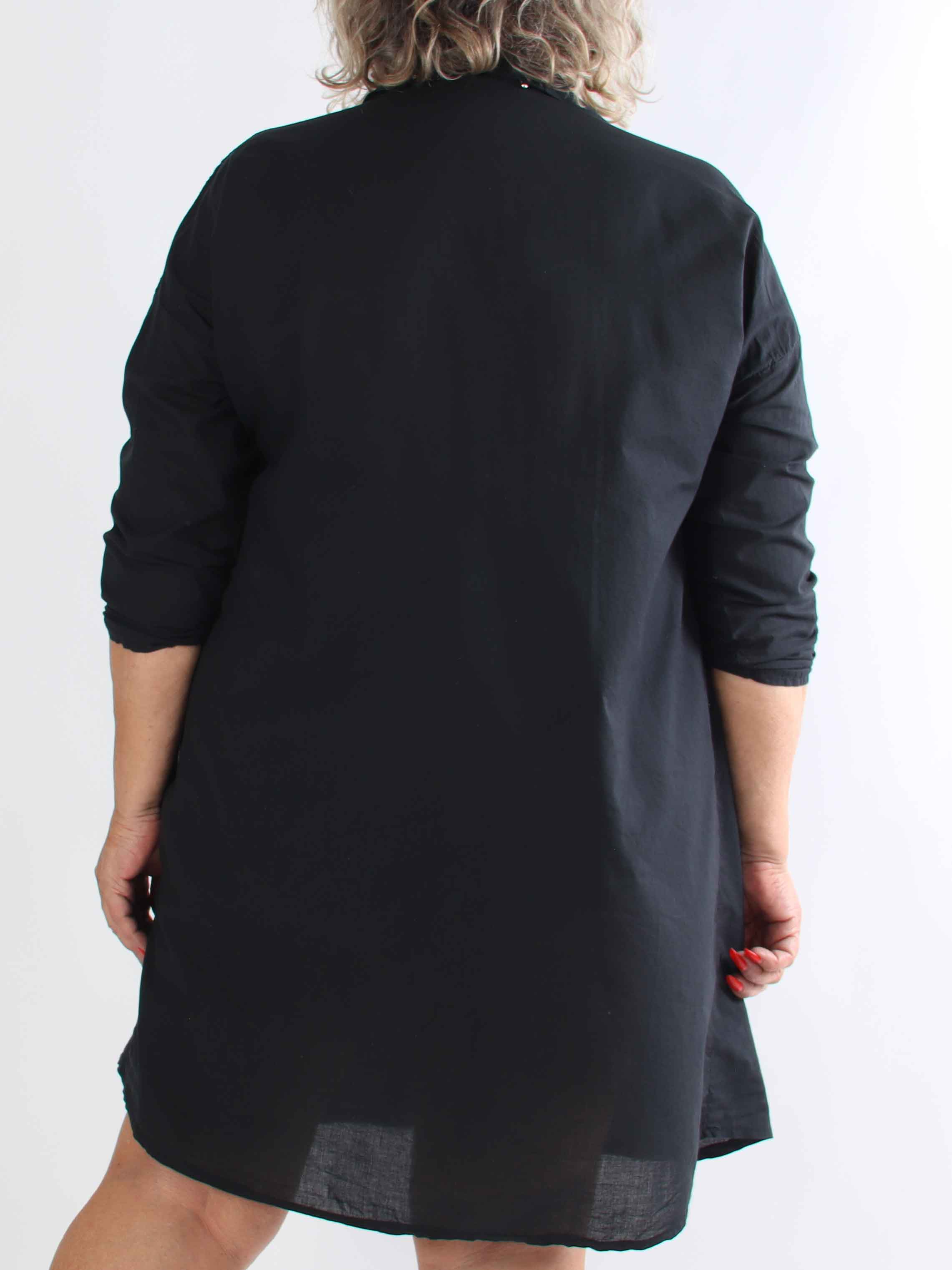 Alfreda - Plus size skjortekjole i bomuld med broderet mønster og pailletter