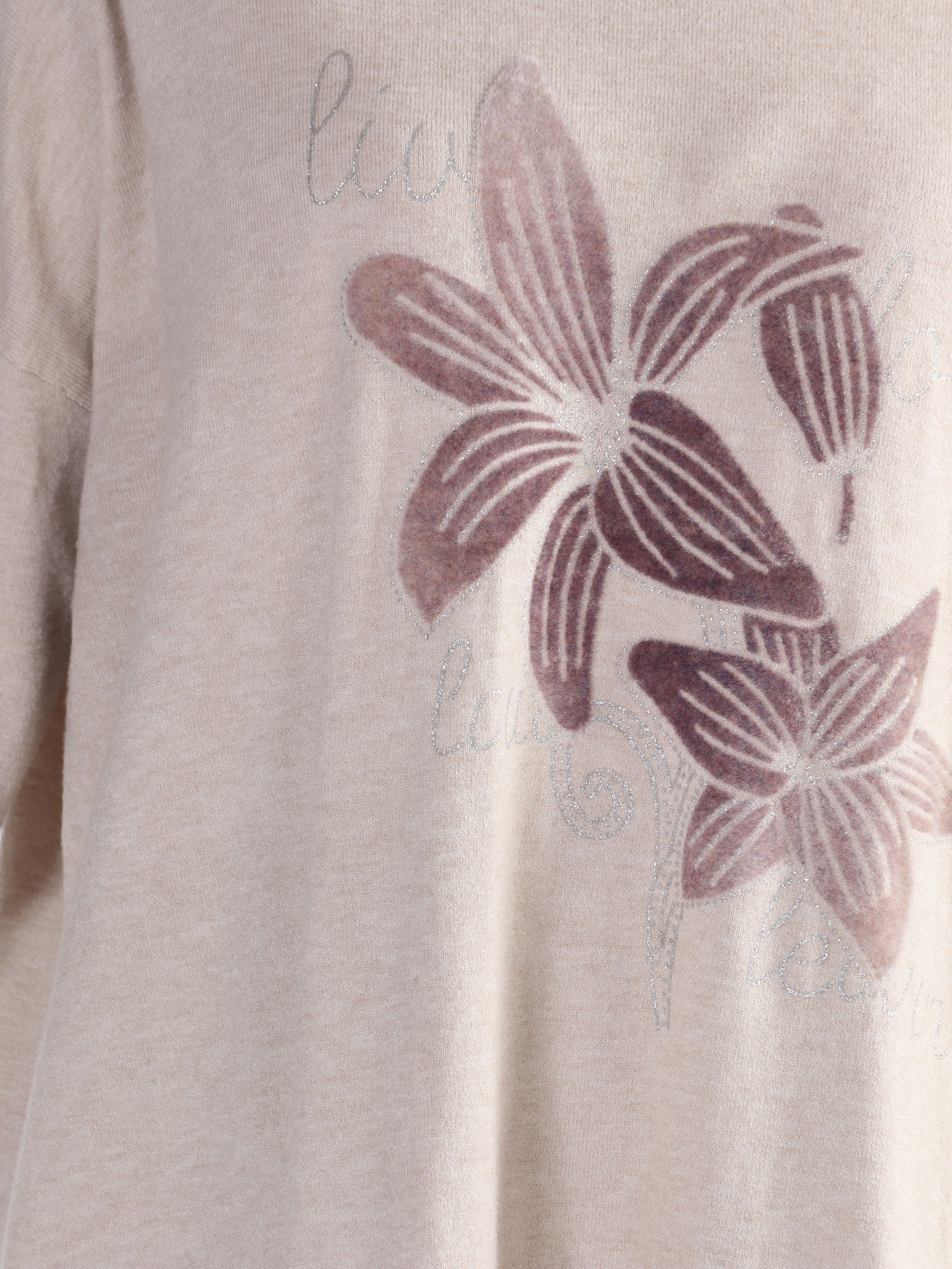 Amilie - Mjuk plus size klänning med blommigt tryck