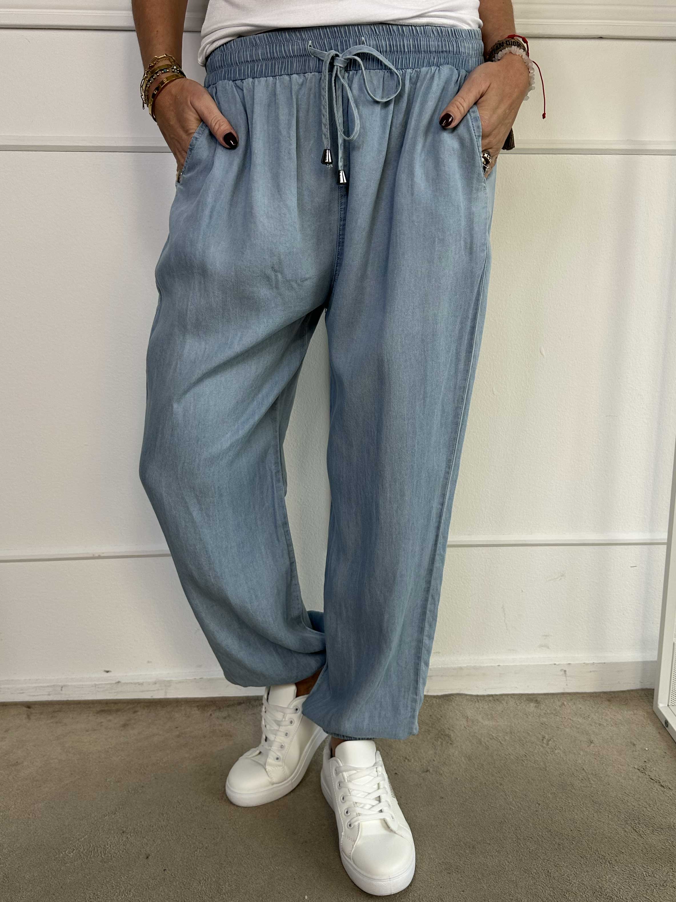 Andie - Lös byxa i denimlook med resår i midjan