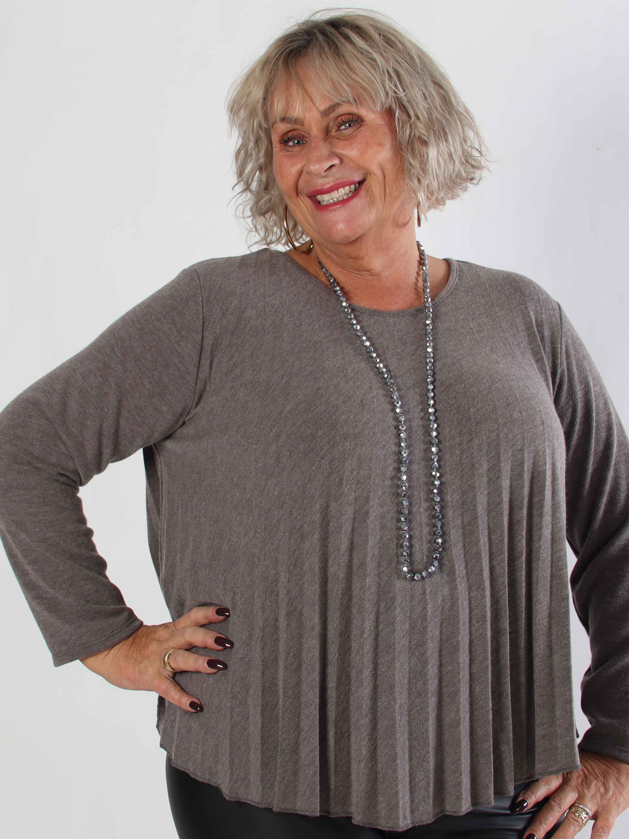 Anita Shirt - Mjuk plisserad plus size tröja i viskos och ull