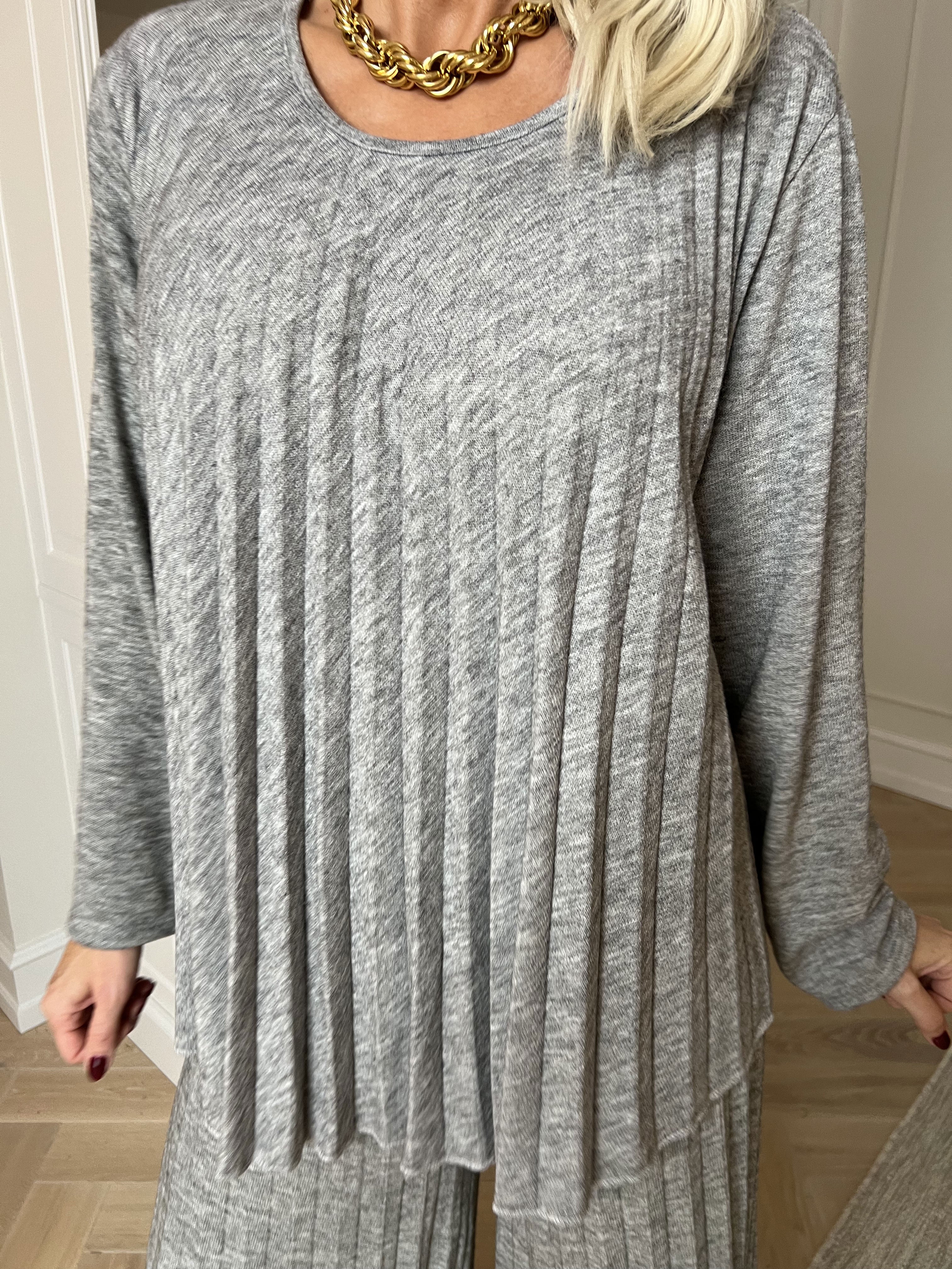 Anita Shirt - Mjuk plisserad tröja i viskos och ull