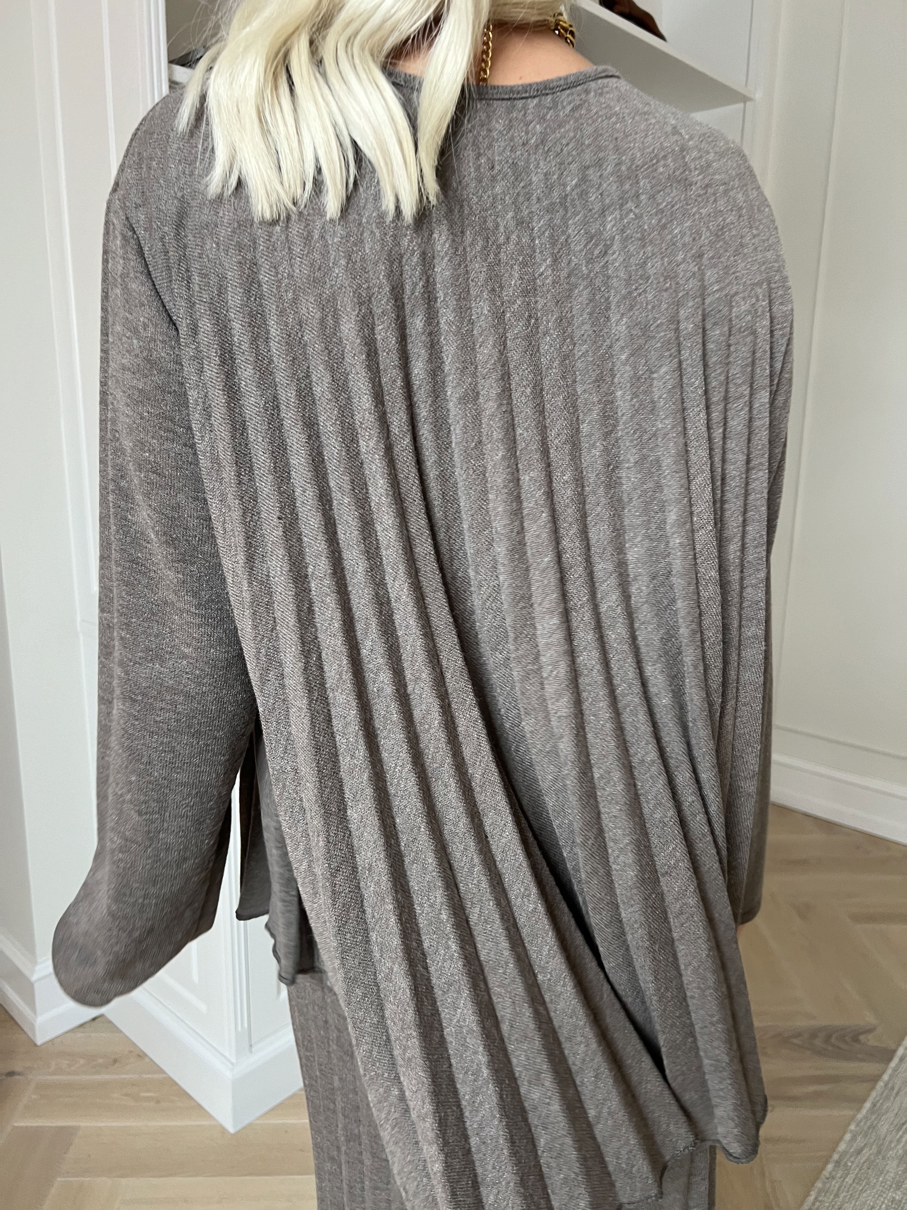 Anita Shirt - Mjuk plisserad tröja i viskos och ull