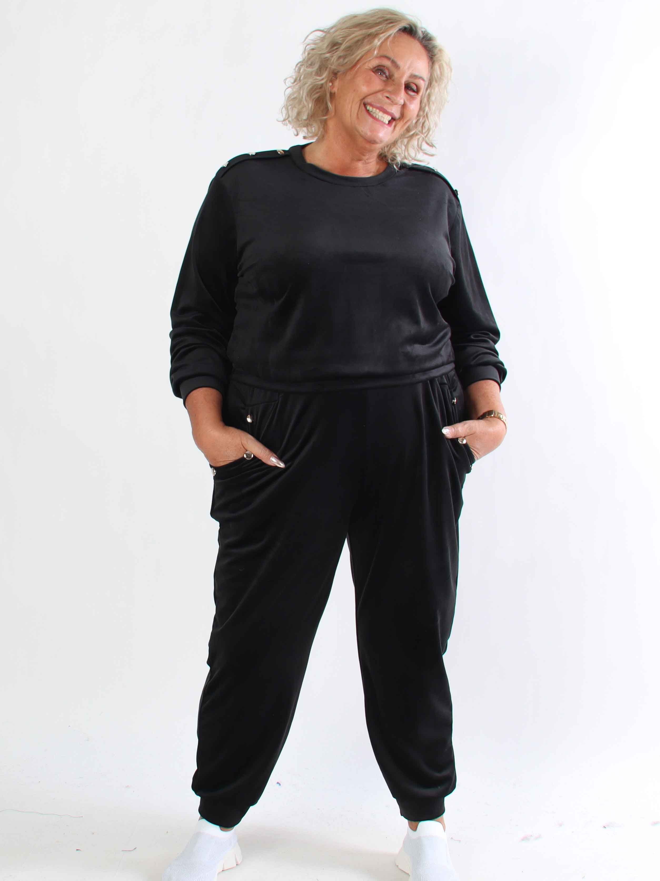 Arina - Plus size mjukisset i velour med guldknappar
