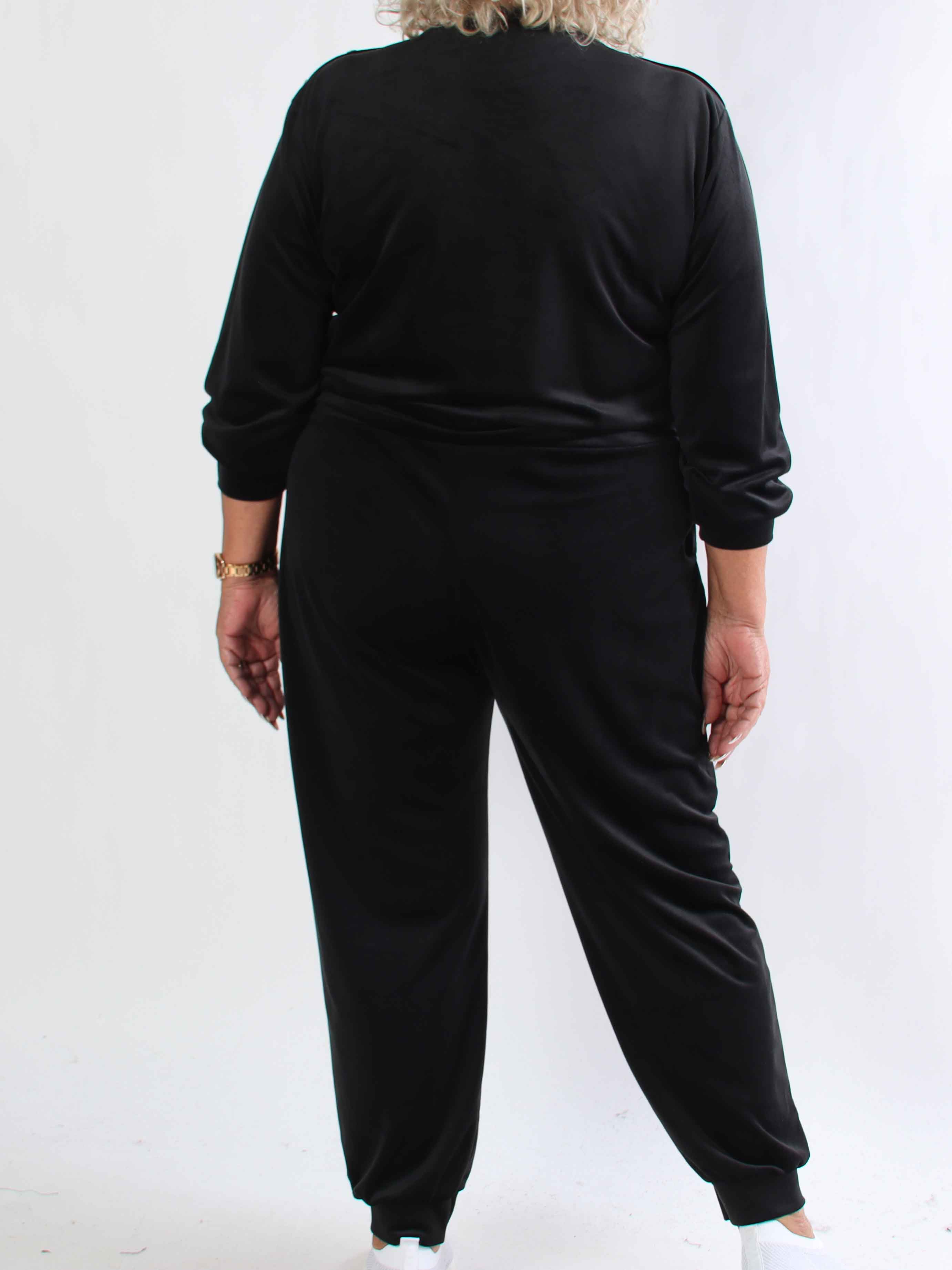 Arina - Plus size mjukisset i velour med guldknappar