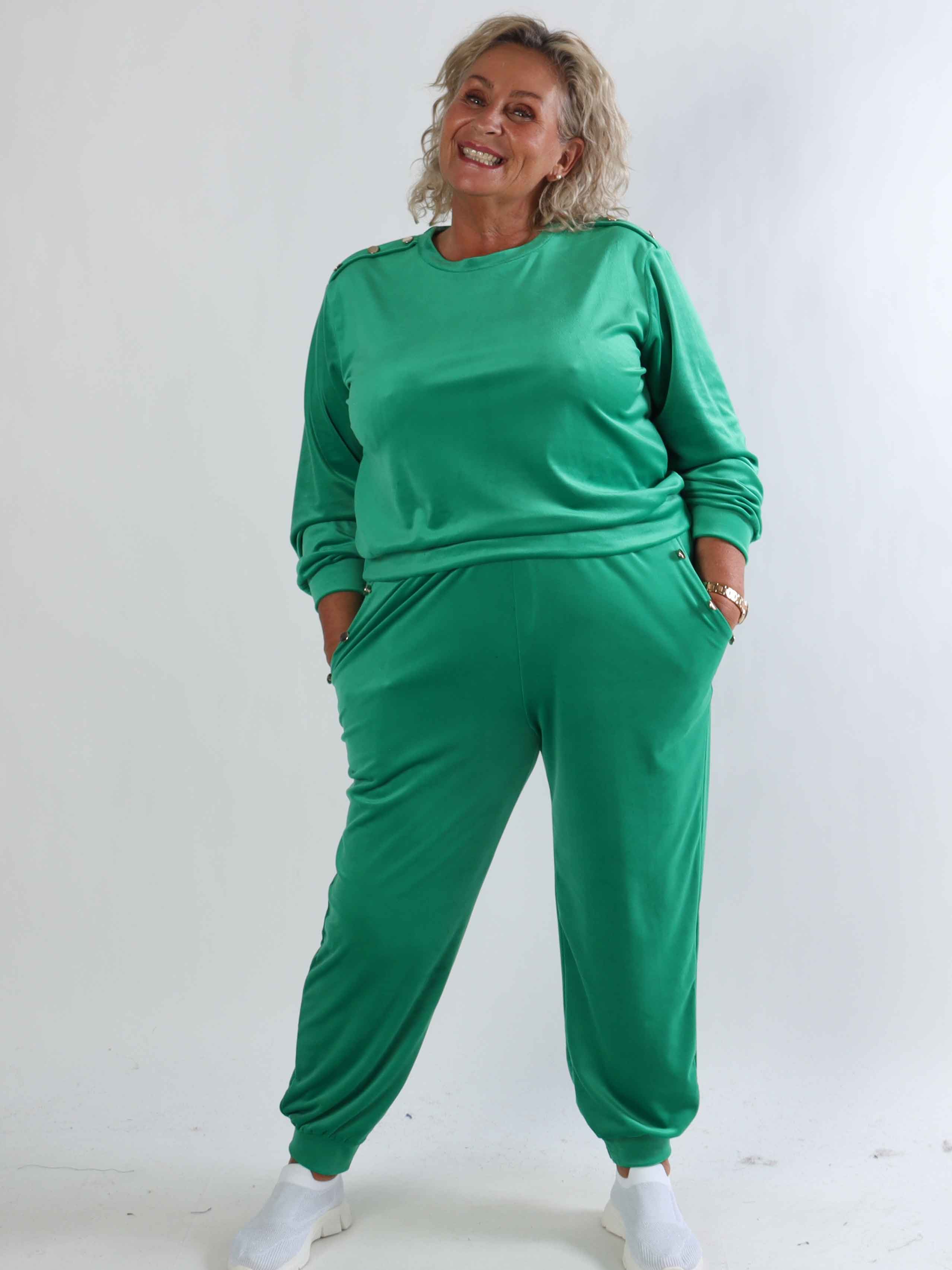Arina - Plus size mjukisset i velour med guldknappar
