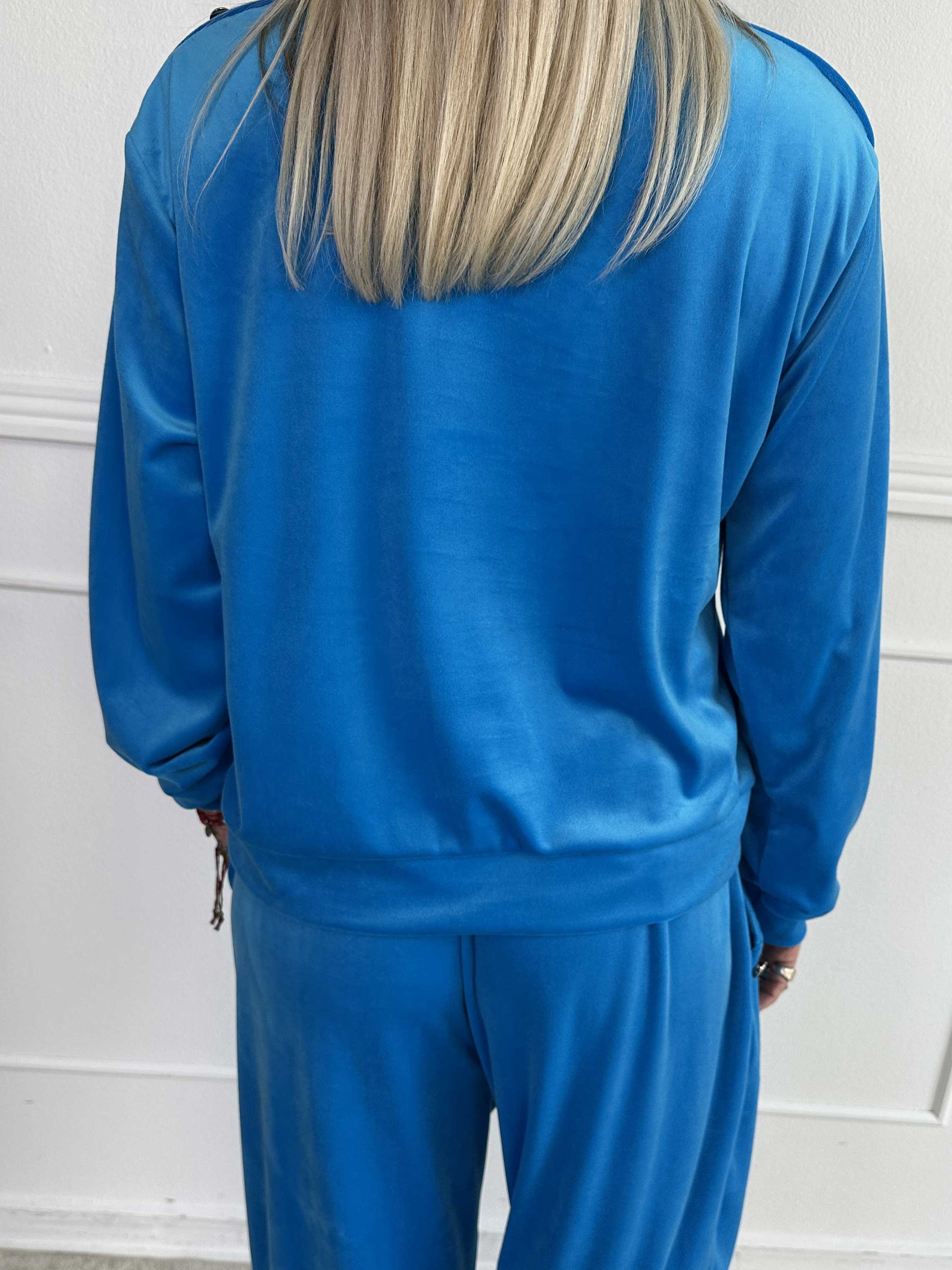 Arina - Mjukisset i velour med guldknappar