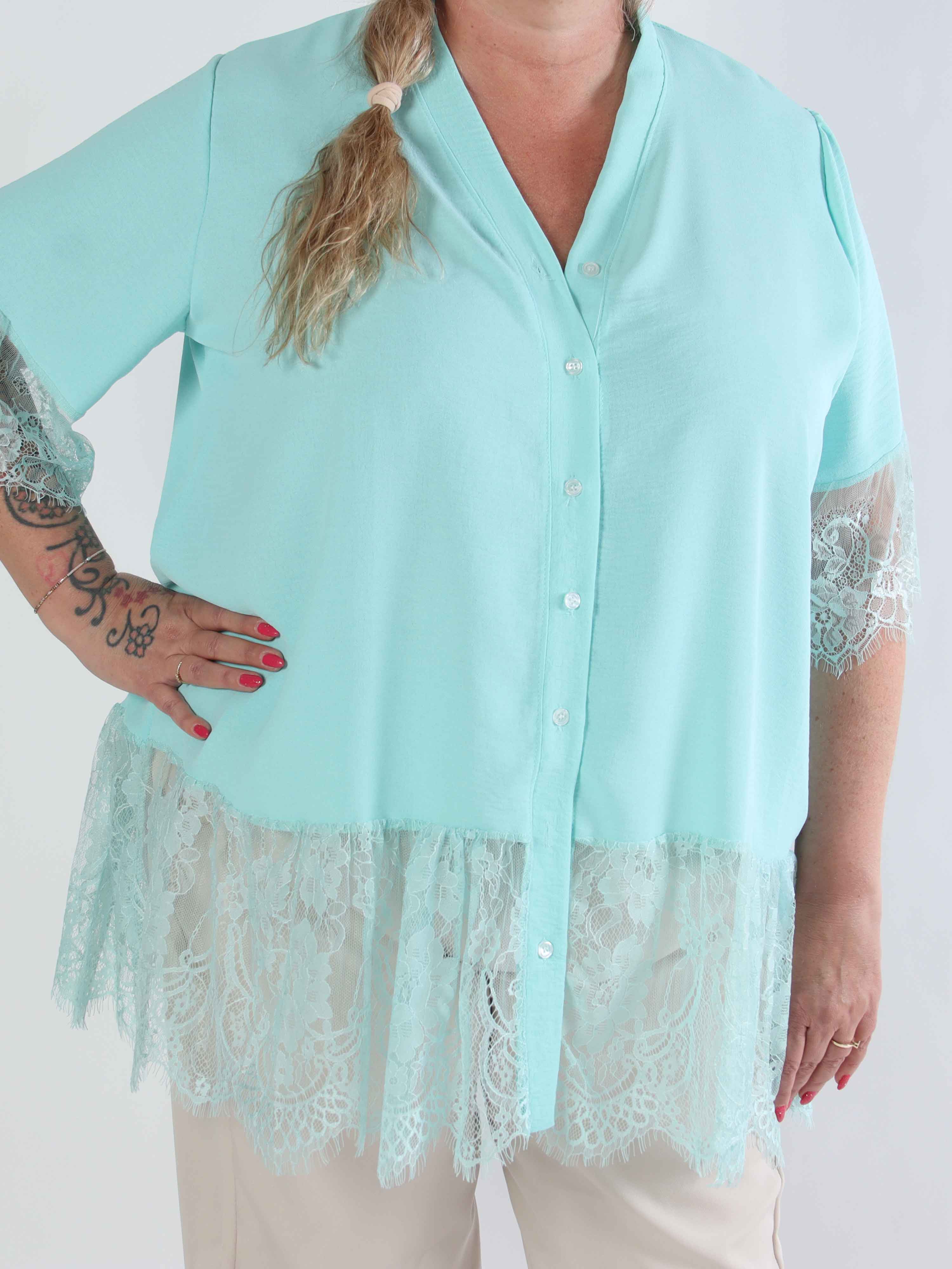 Asta - Plus size-tunika i viskos med knappar och volanger