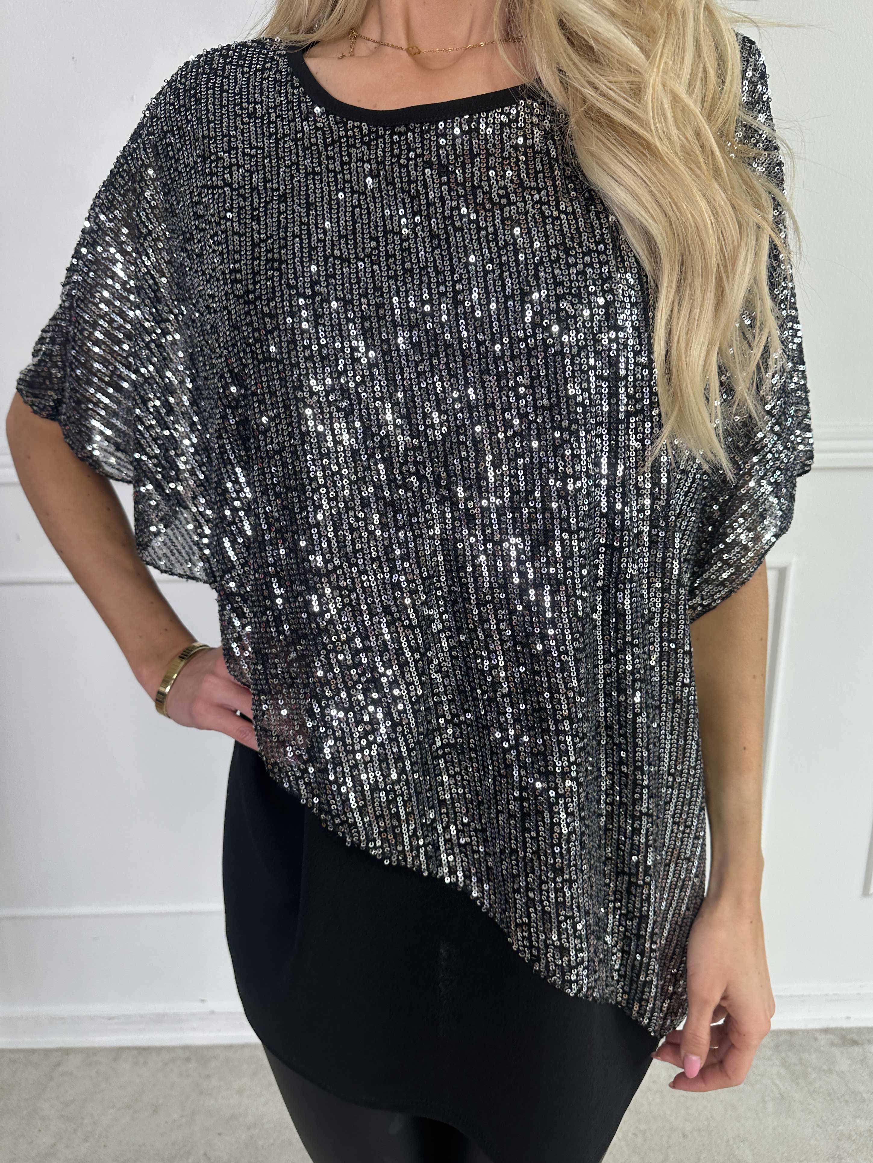 Aude - Oversized tunika med asymmetriskt paljettlager