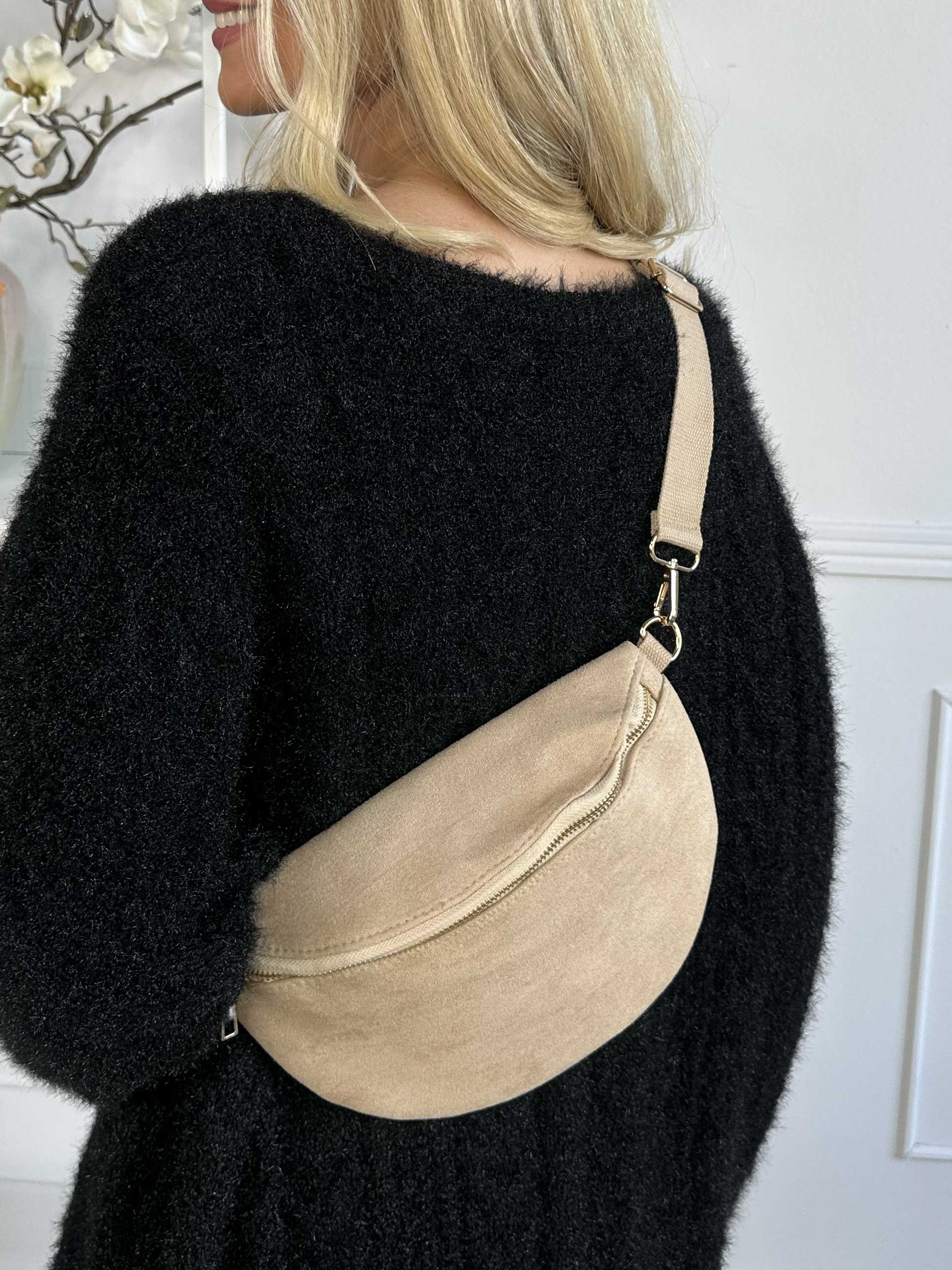 Belicia - Liten crossbody-väska i mockalook