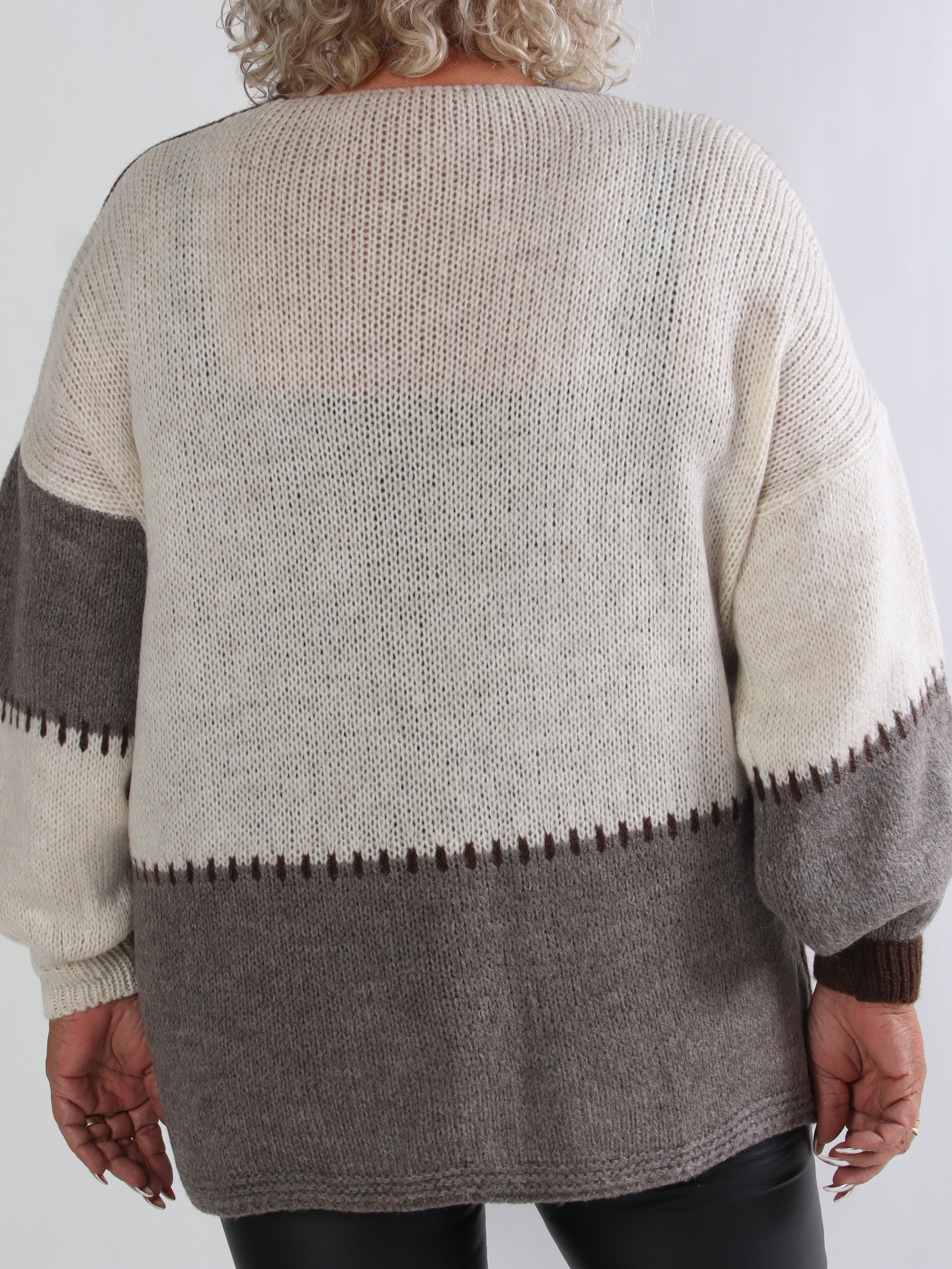 Belis - Flerfärgad stickad plus size kofta