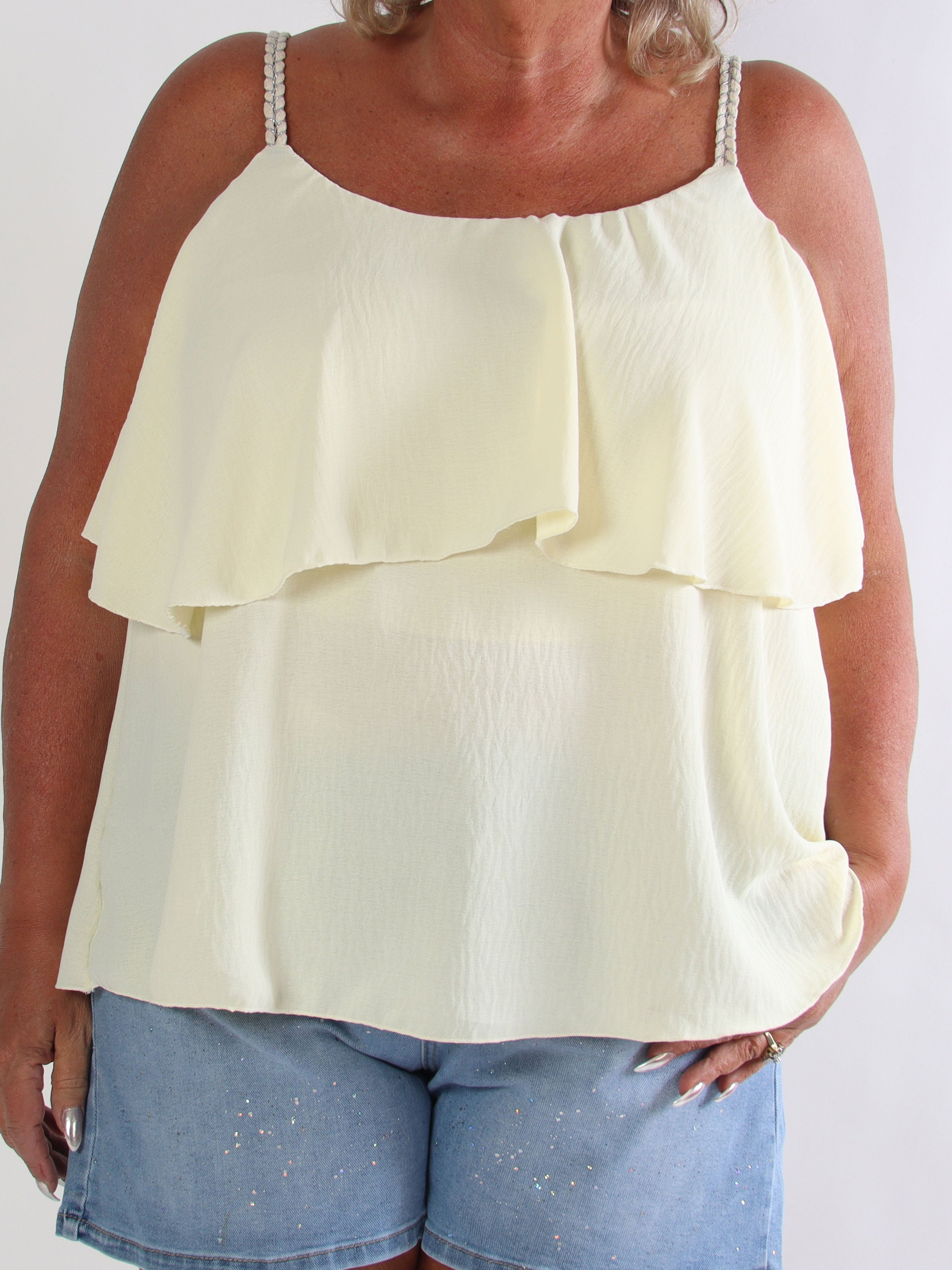 Blanca Top - Plus size topp med volanger och flätade band