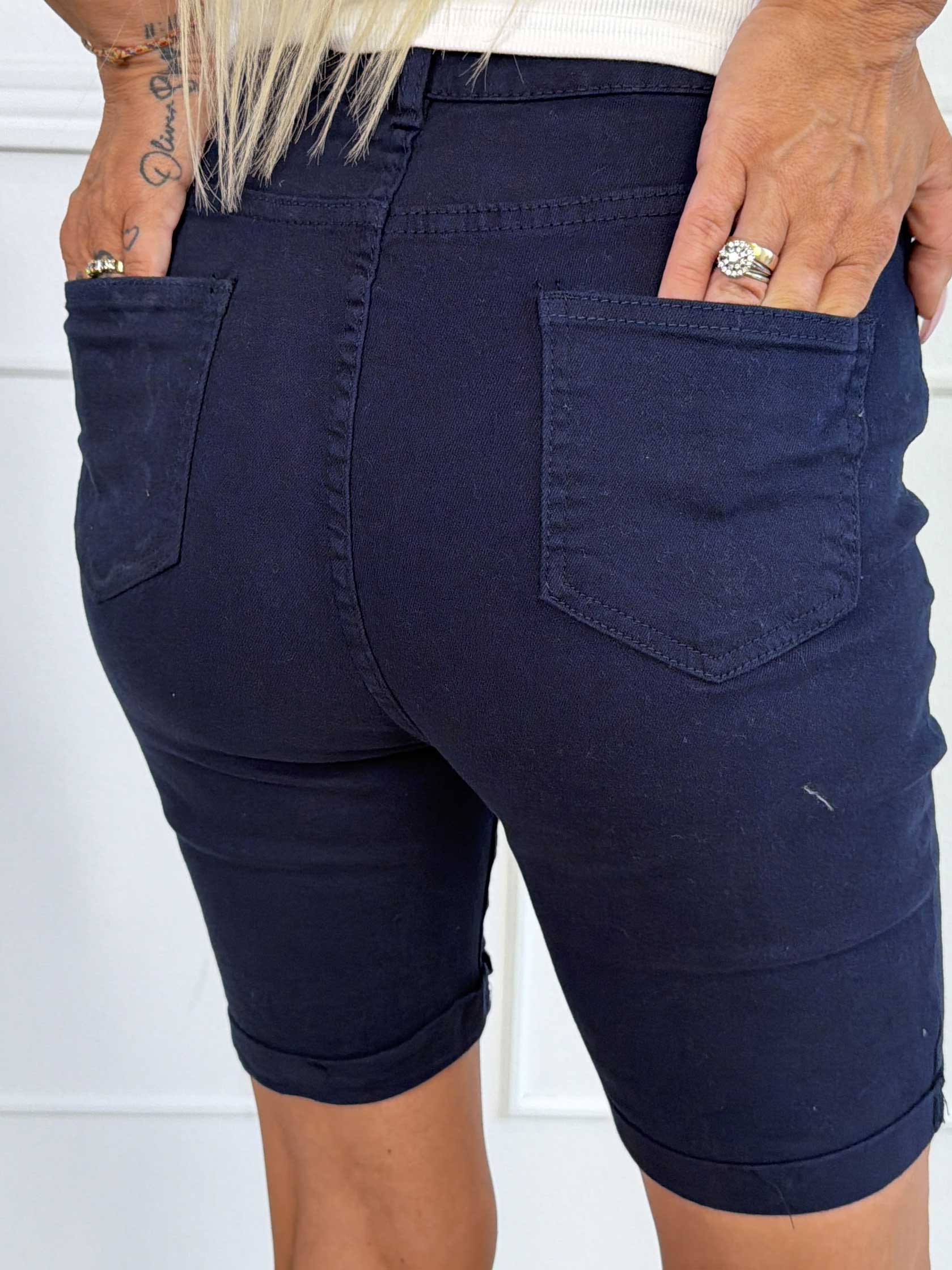 Bothilla - Højtaljede denimshorts i stretchy kvalitet