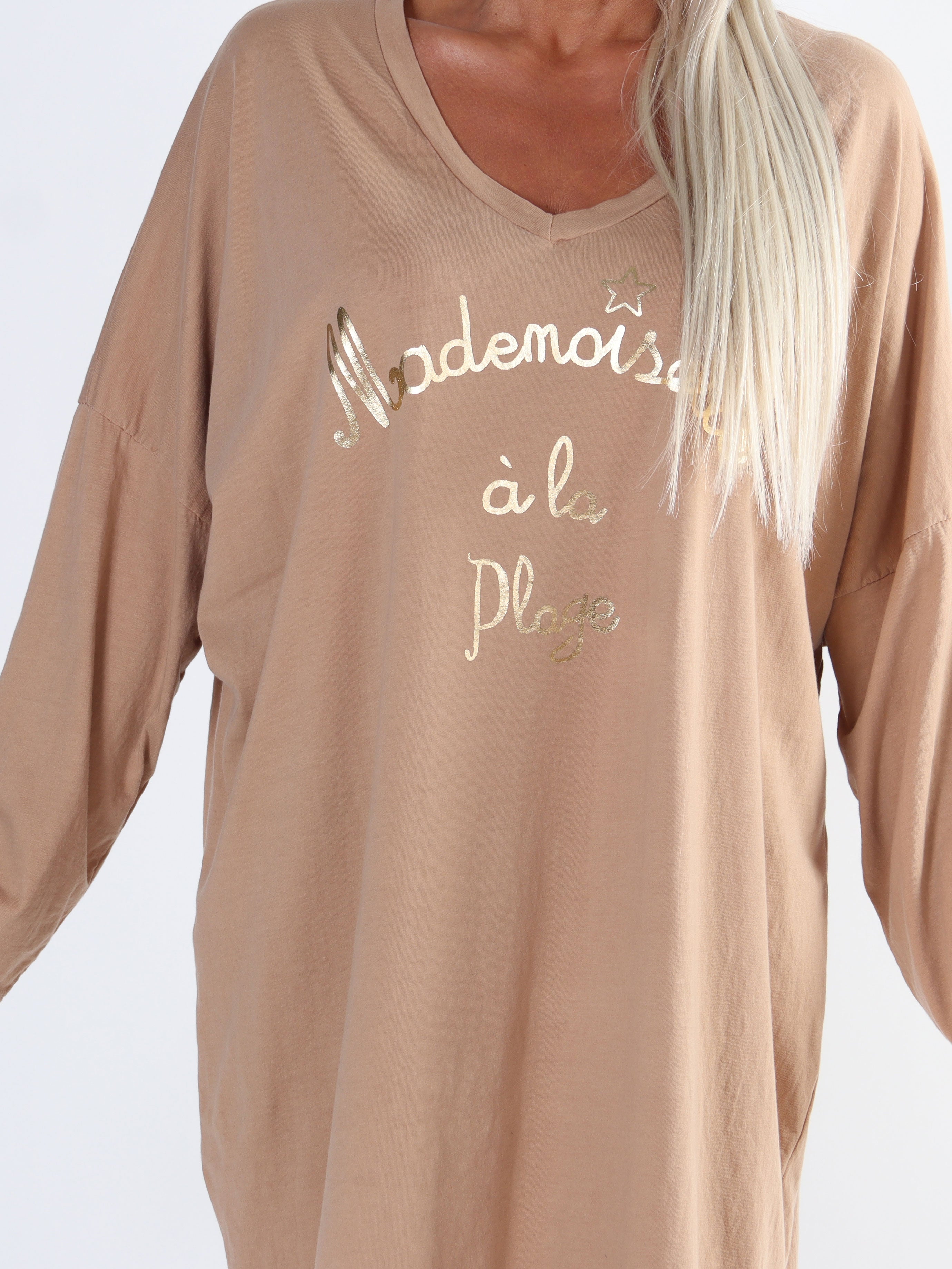 Bree Long Sleeve - Plus size klänning i bomull med guldtext framtill