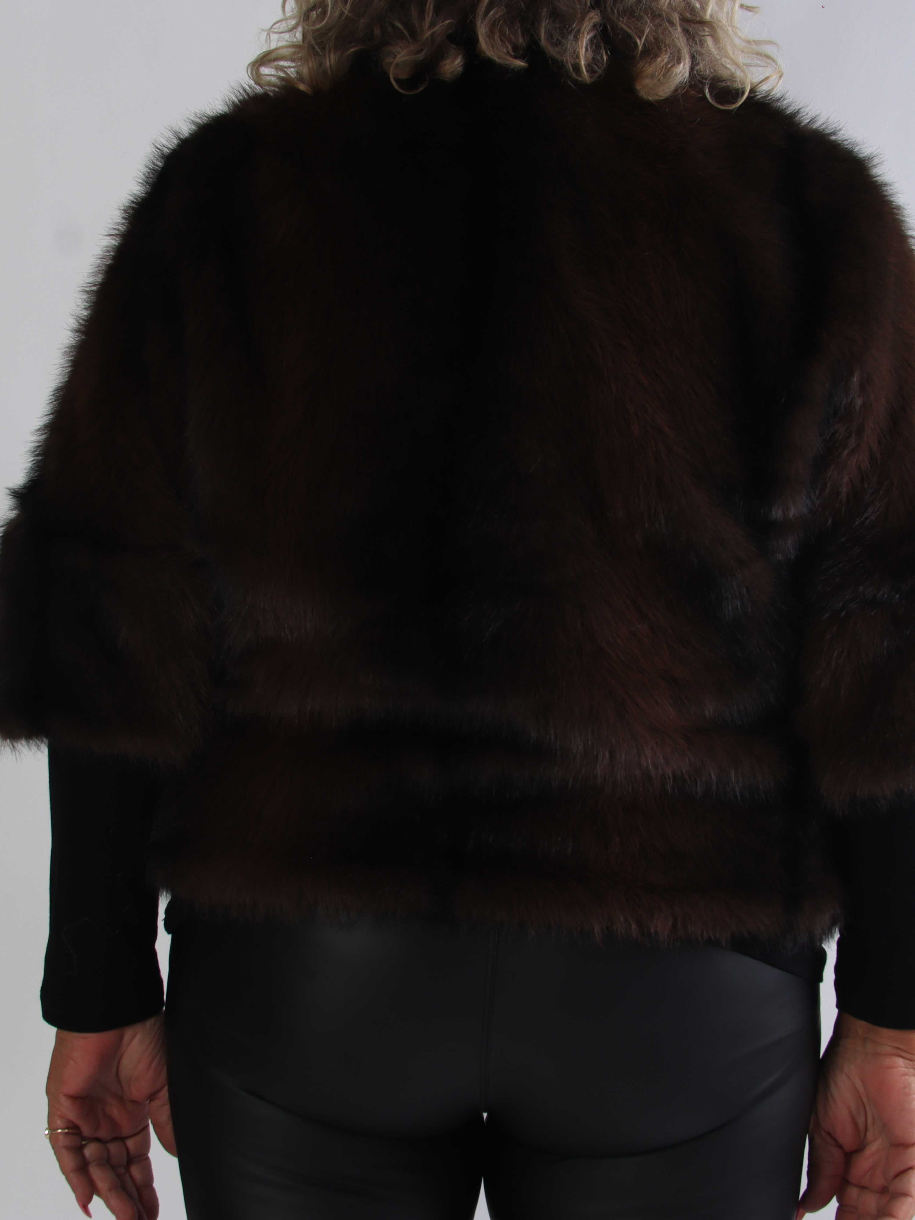 Caramella - Blød og eksklusiv plus size faux fur-jakke i kort model med lynlåslukning