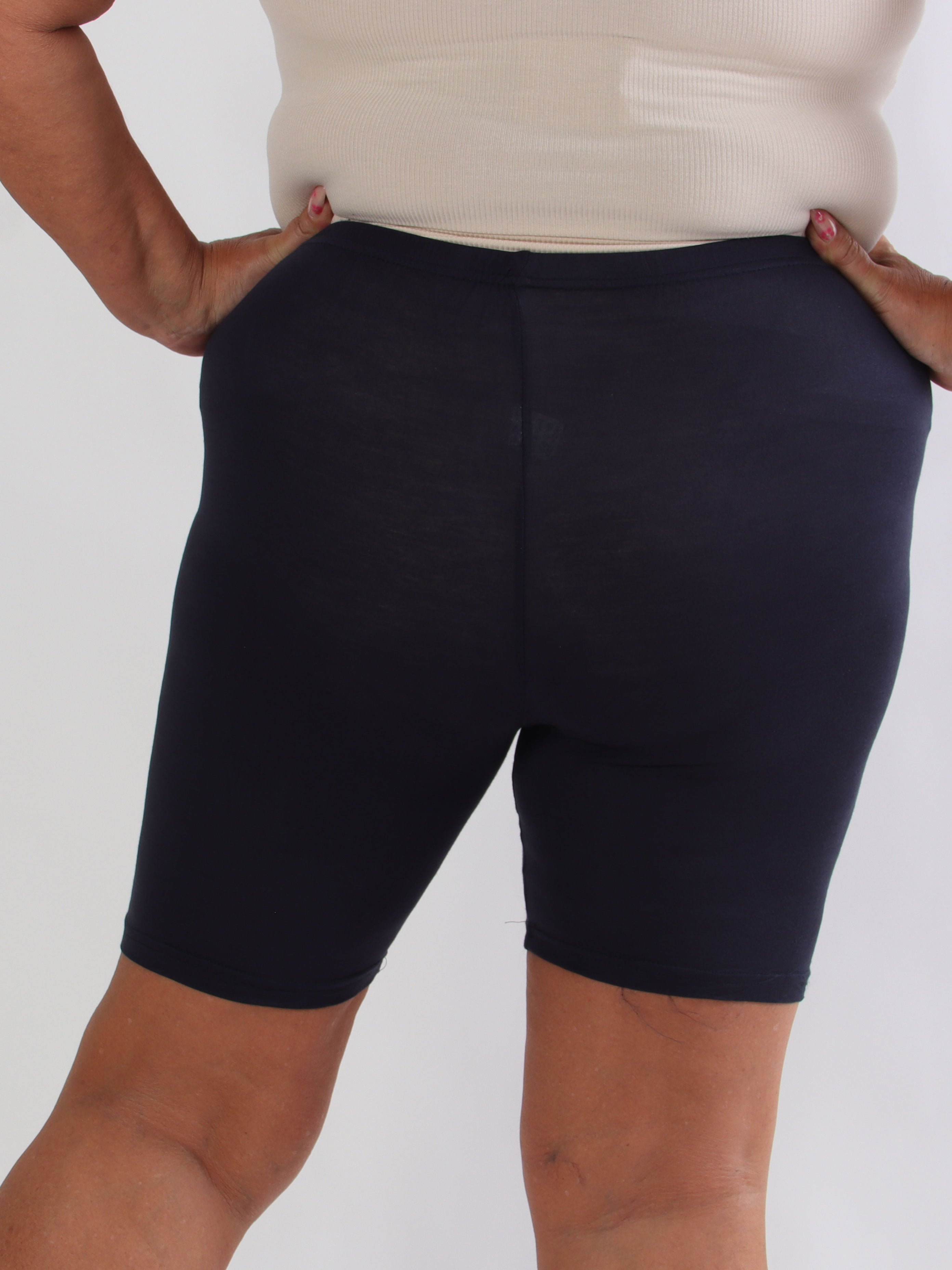 Caro - Bløde plus size cykelshorts i viskose