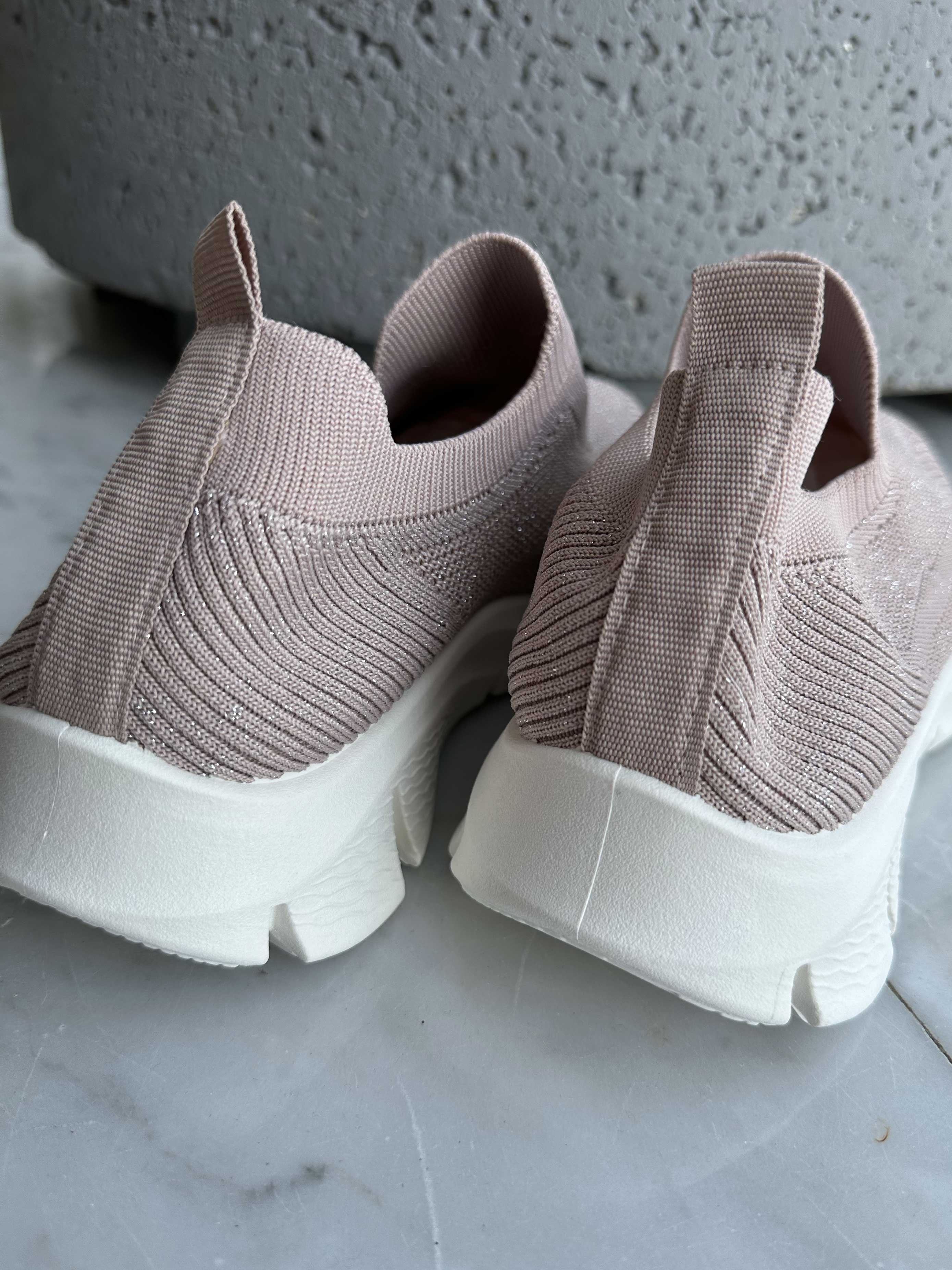 Cassie - Sneakers med strumpor och glittertrådar