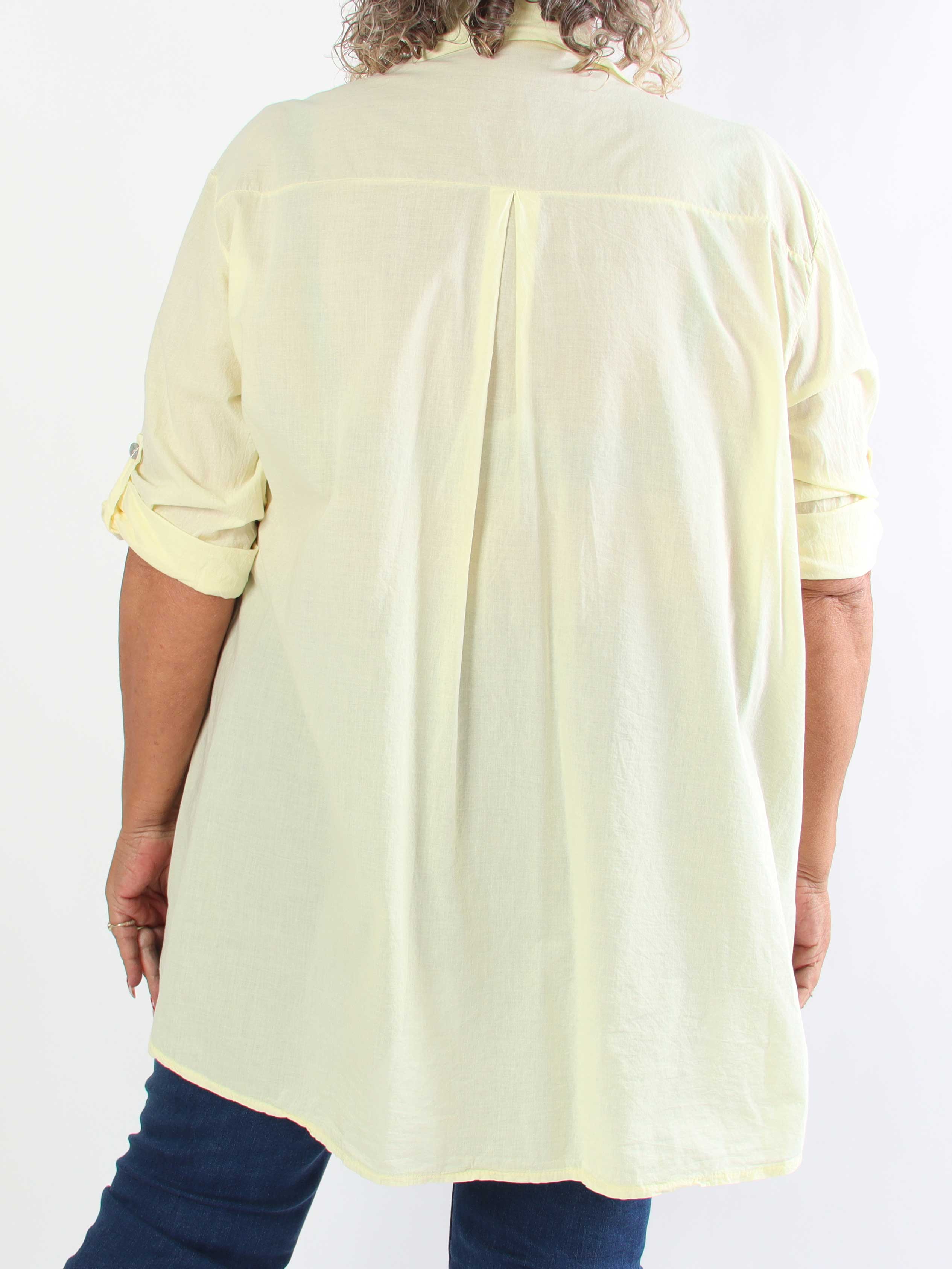 Catherina – Elegant plus size bomullsskjorta med fina, broderade gulddetaljer
